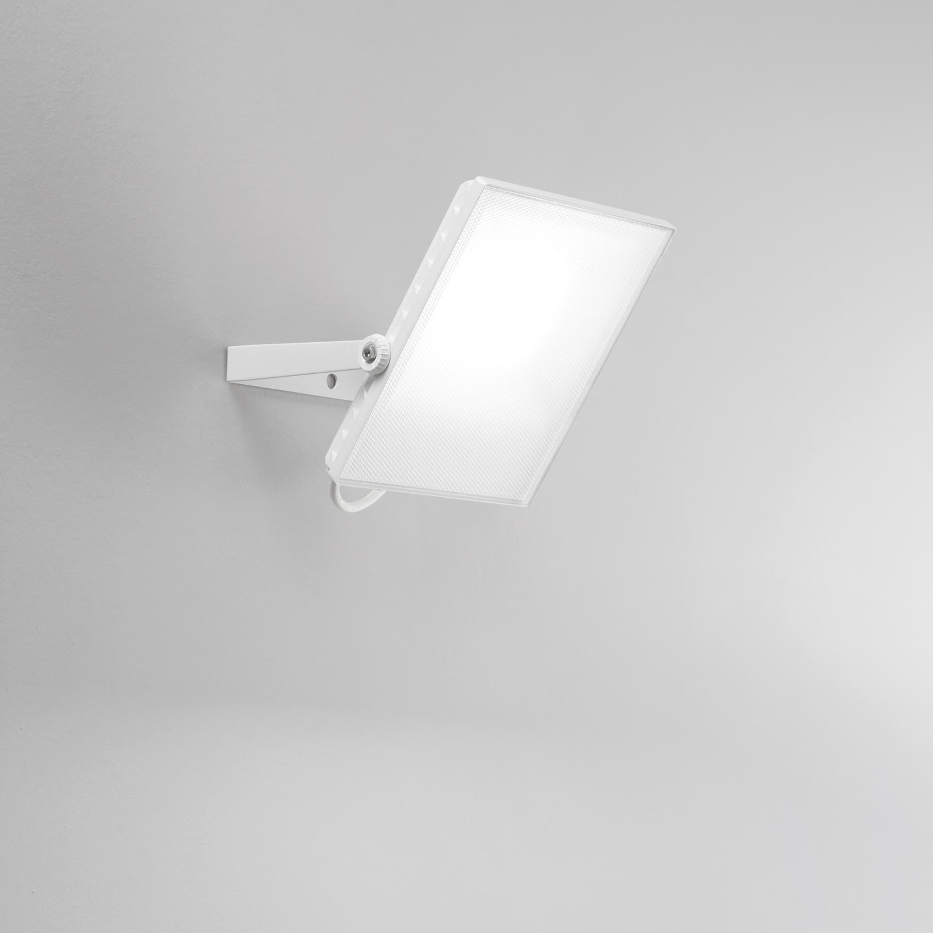 PROIETTORE LED AXEL BIANCO 50W 5500LM CCT IP65 22,8X3,8X30,1CM - 2
