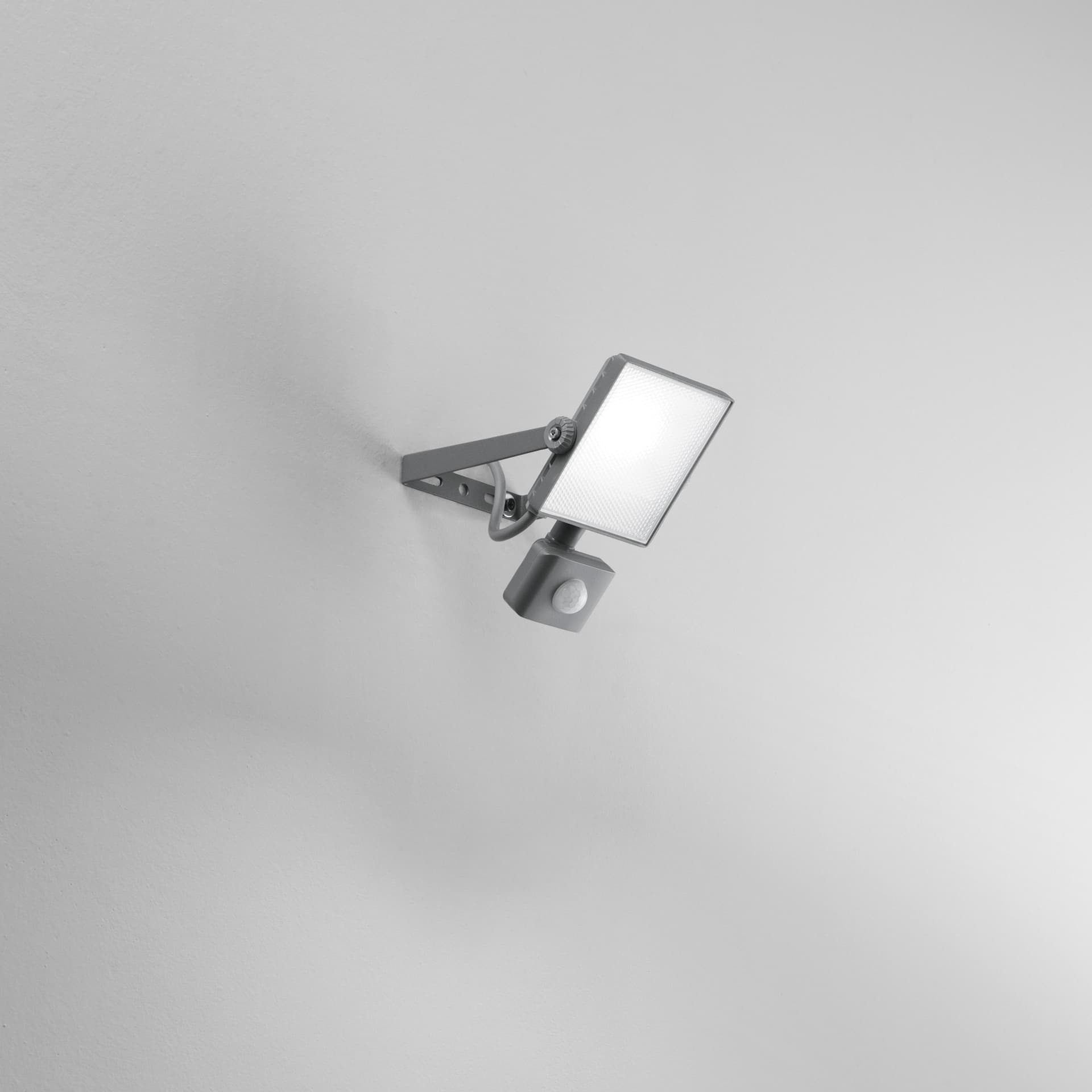 PROIETTORE LED AXEL SILVER 10W 1100LM CCT CON SENSORE IP44 19.7X11.7X5.6CM - 2