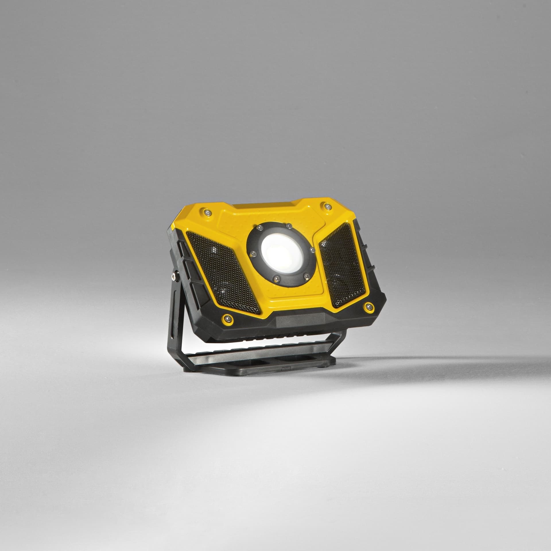 PROIETTORE PORTATILE LED BULL GIALLO/NERO 15W 1200LM 6500K DIMM. CON SPEAKER E BATTERIA 3,7V 6600mA - 2