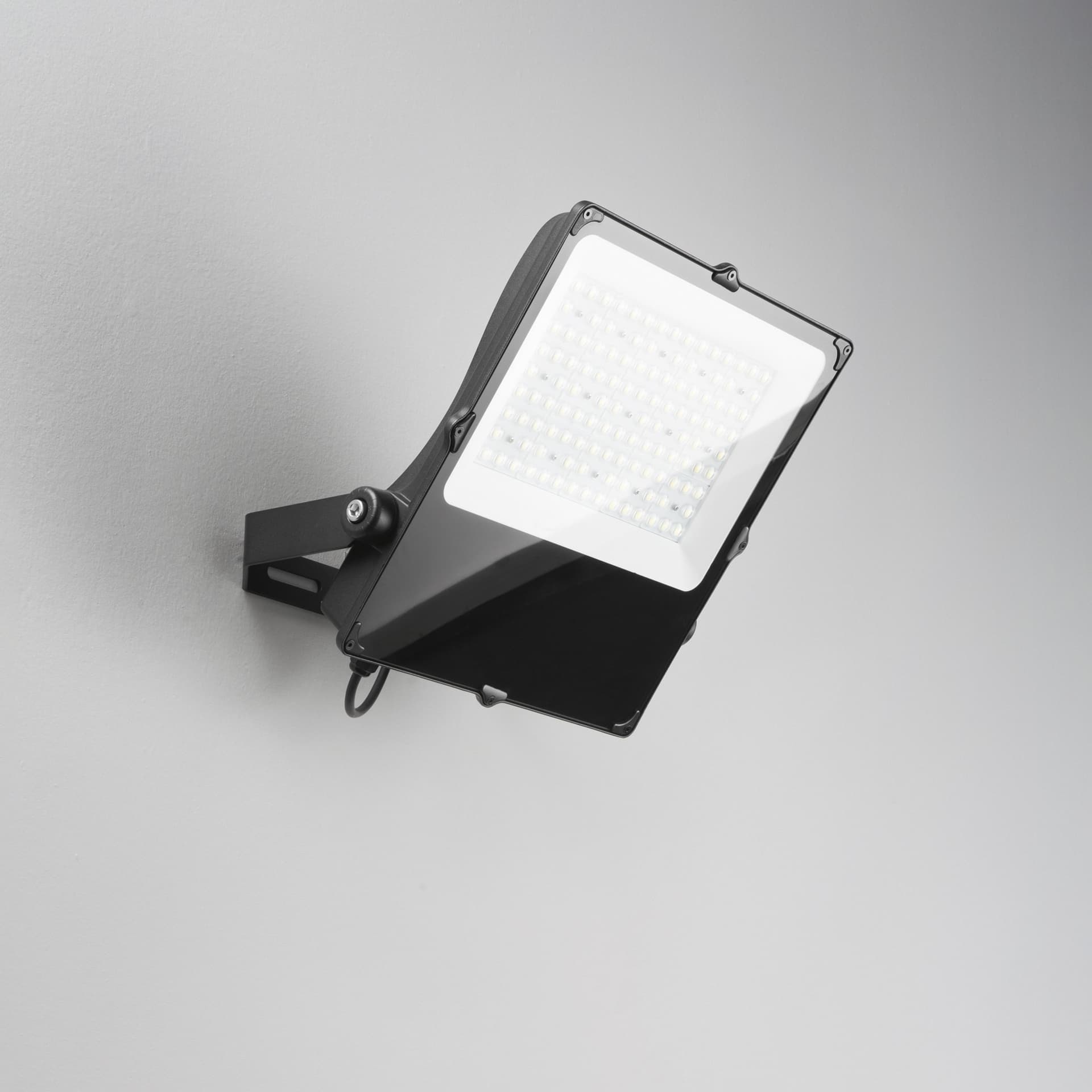 PROIETTORE LED GIOVE NERO 200W 32666LM 6000K IP66 39,4X5,6X44,5CM - 2