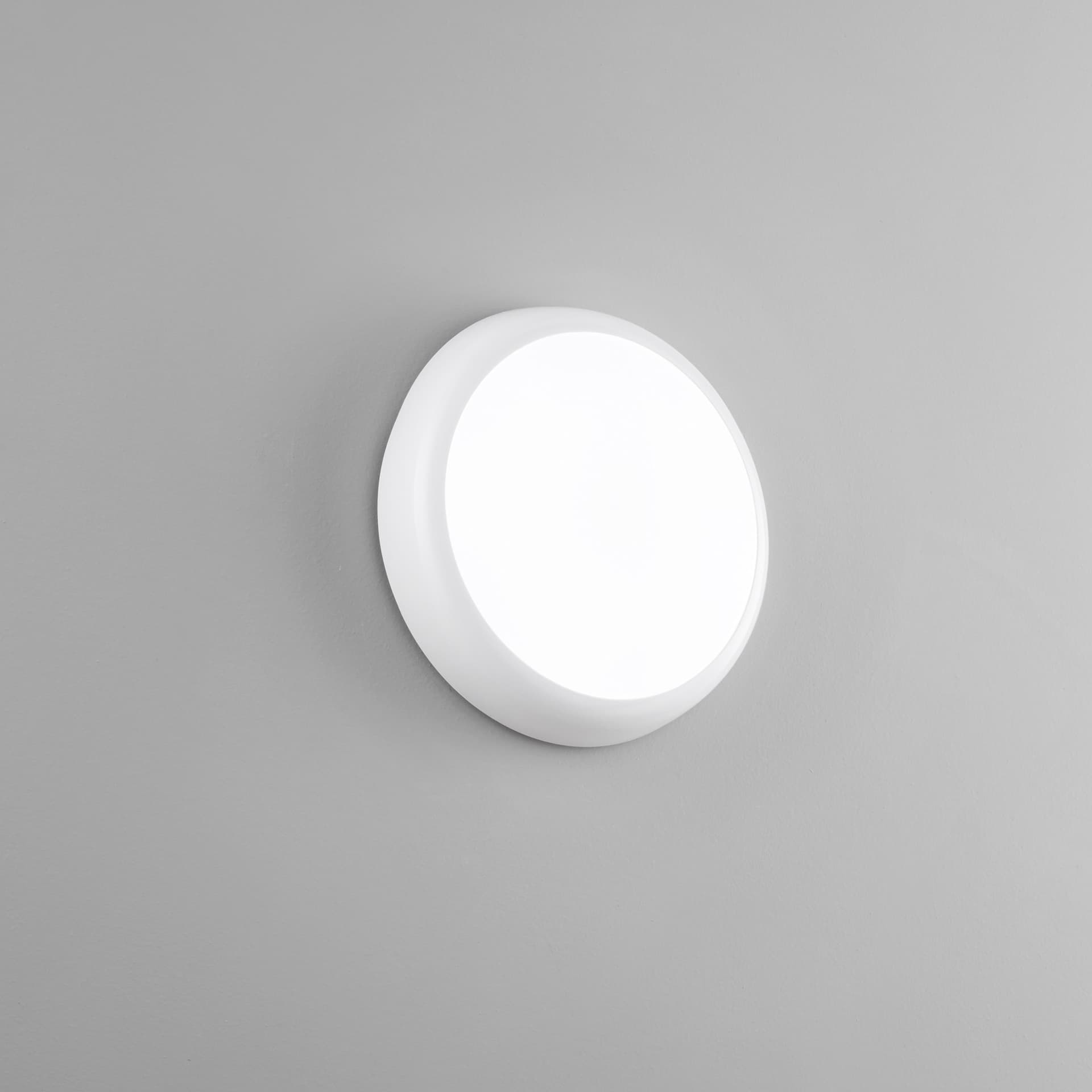PLAFONIERA LED D'EMERGENZA HUBLOT BIANCA 18W 1800LM CCT IP65 32X7.2CM - 2