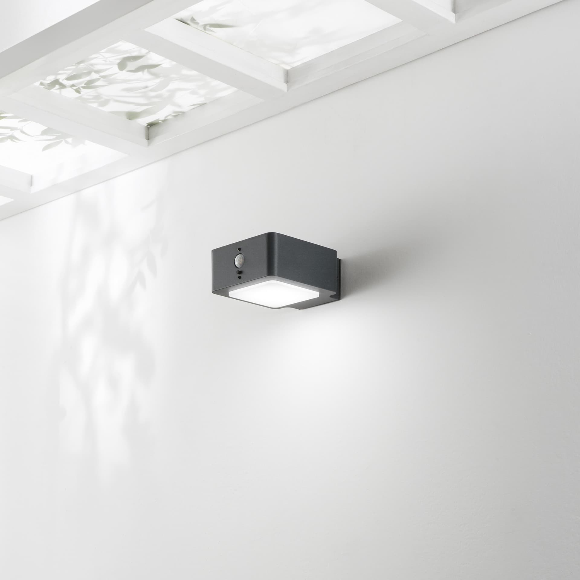 APPLIQUE LED TED ANTRACITE 3W 300LM 4000K PANNELLO SOLARE E SENSORE IP54 14,3X7,5X17,3CM - 2