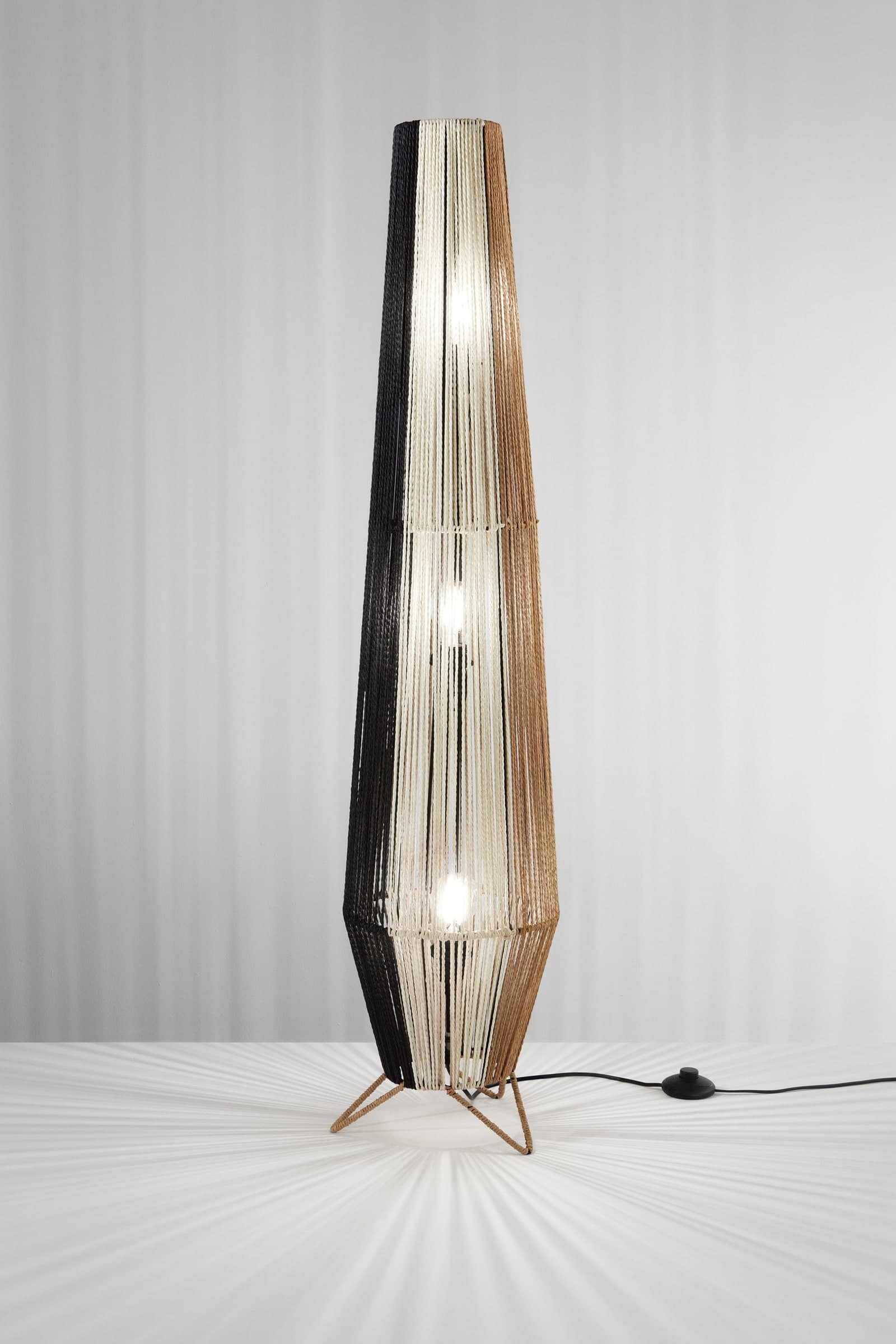 LUME COCONUT NERO+BIANCO+MARRONE IN METALLO 3XE27 40W LAMP SIZE D25xH110CM STRUTTURA D25XH120CM - 2