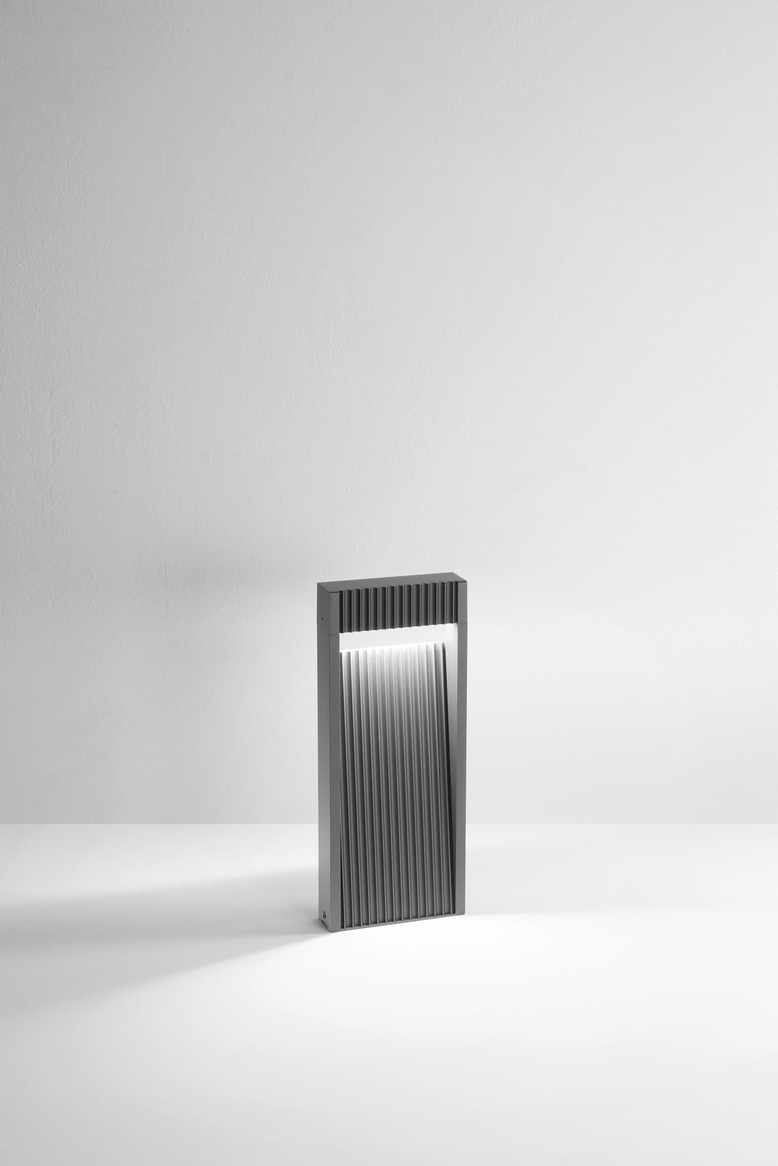 PALO LUMINA ANTRACITE 11W 1400LM 3000K IP65 16,4X4,7X40CM - 2