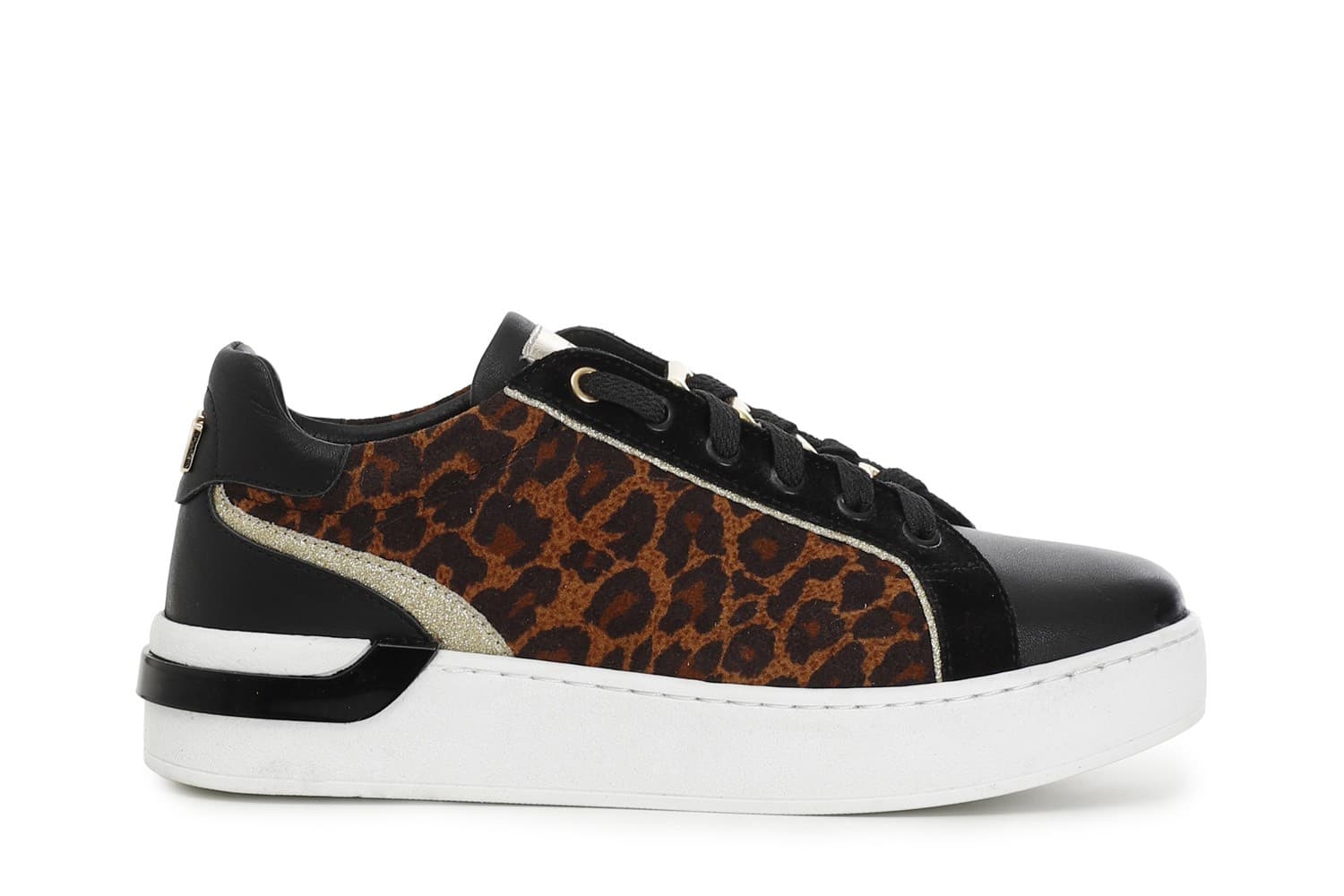 SNEAKERS IN PELLE CON ACCESSORIO - 10