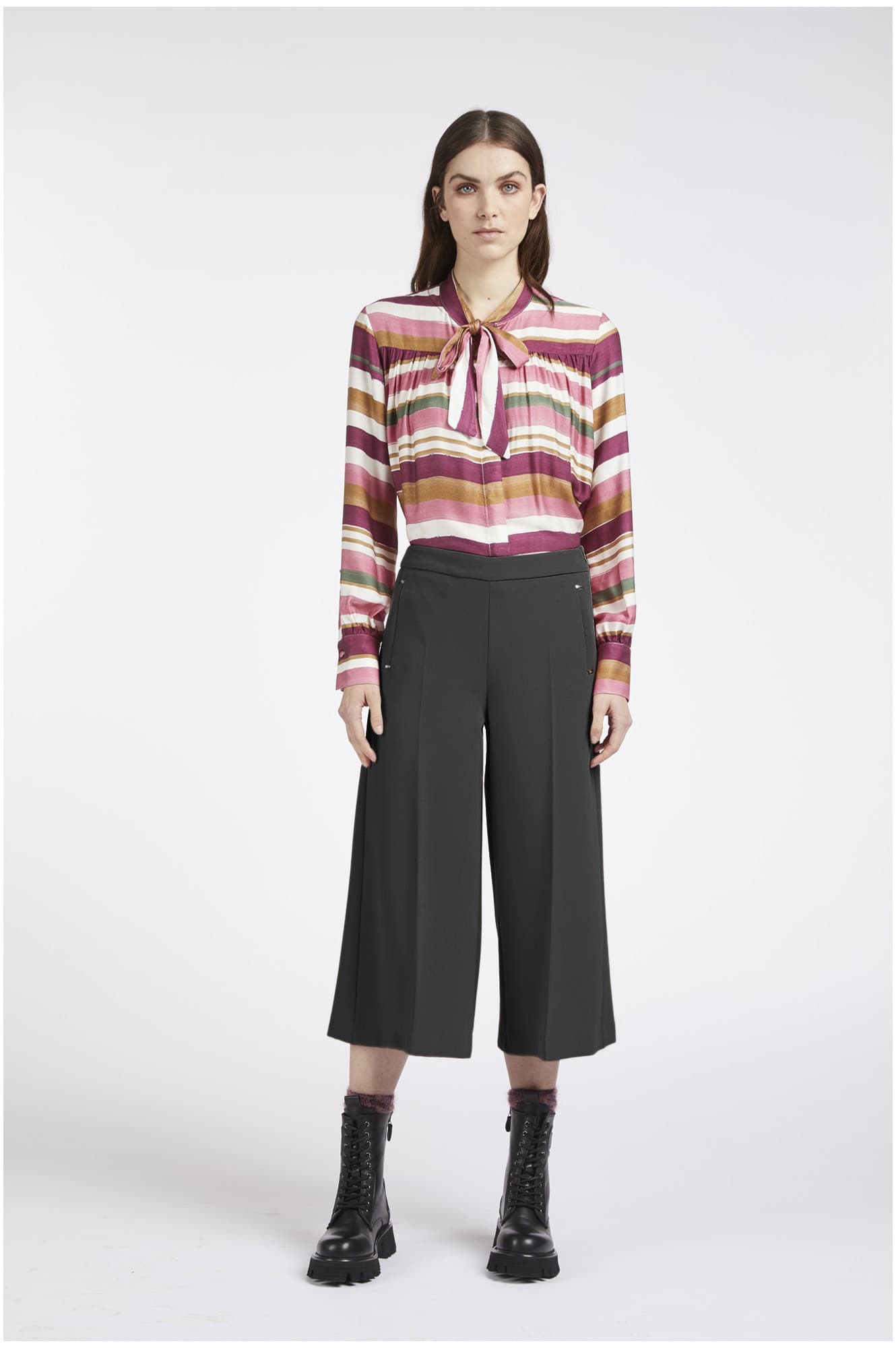PANTALONE COULOTTE CON RIVETTI ALLE TASCHE - 6