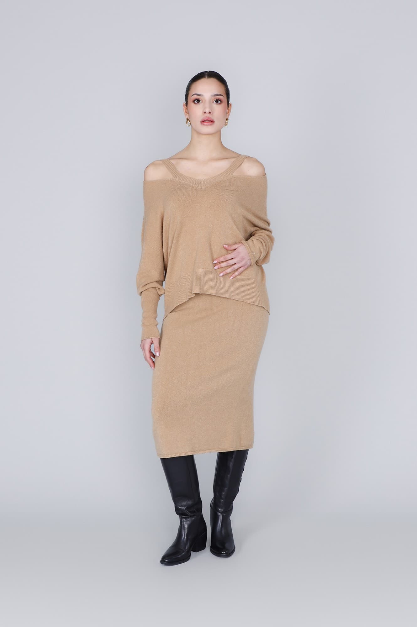 MAGLIA CUT OUT SCOLLATURA A V - 4