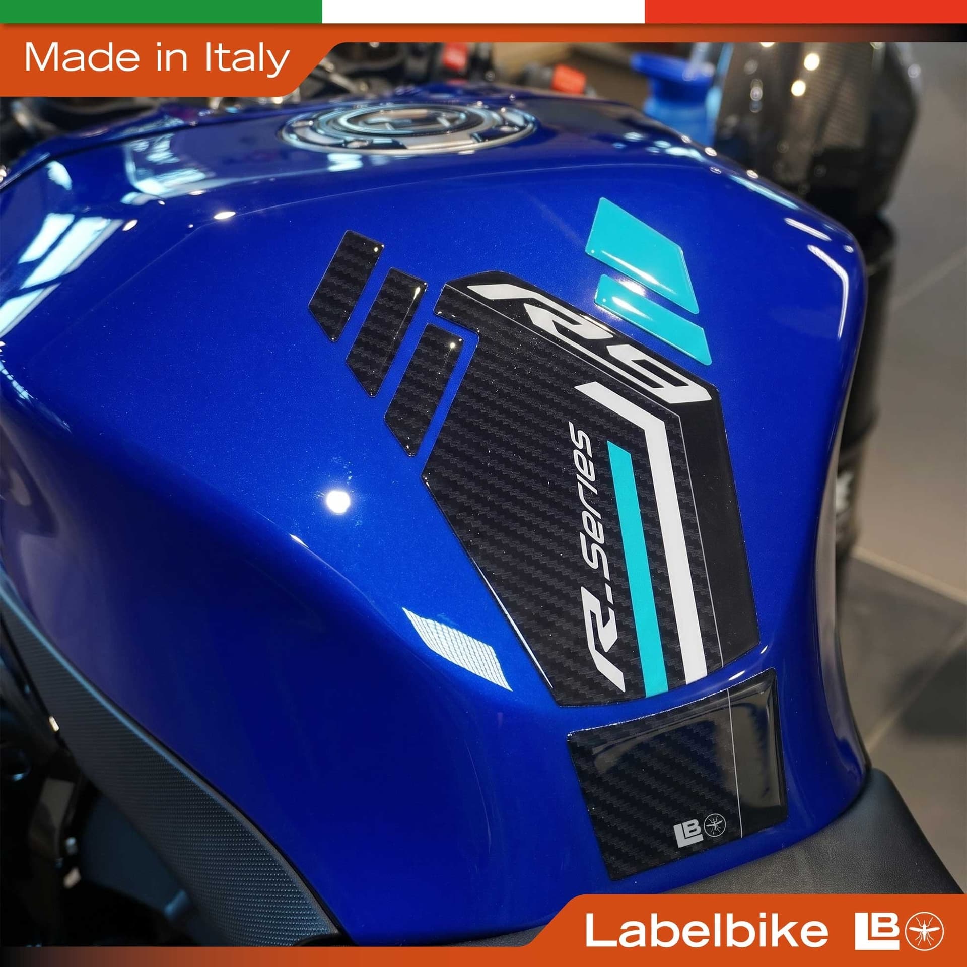 Adesivo resinato 3D Paraserbatoio moto compatibile con Yamaha R9 2025-2026 - 3