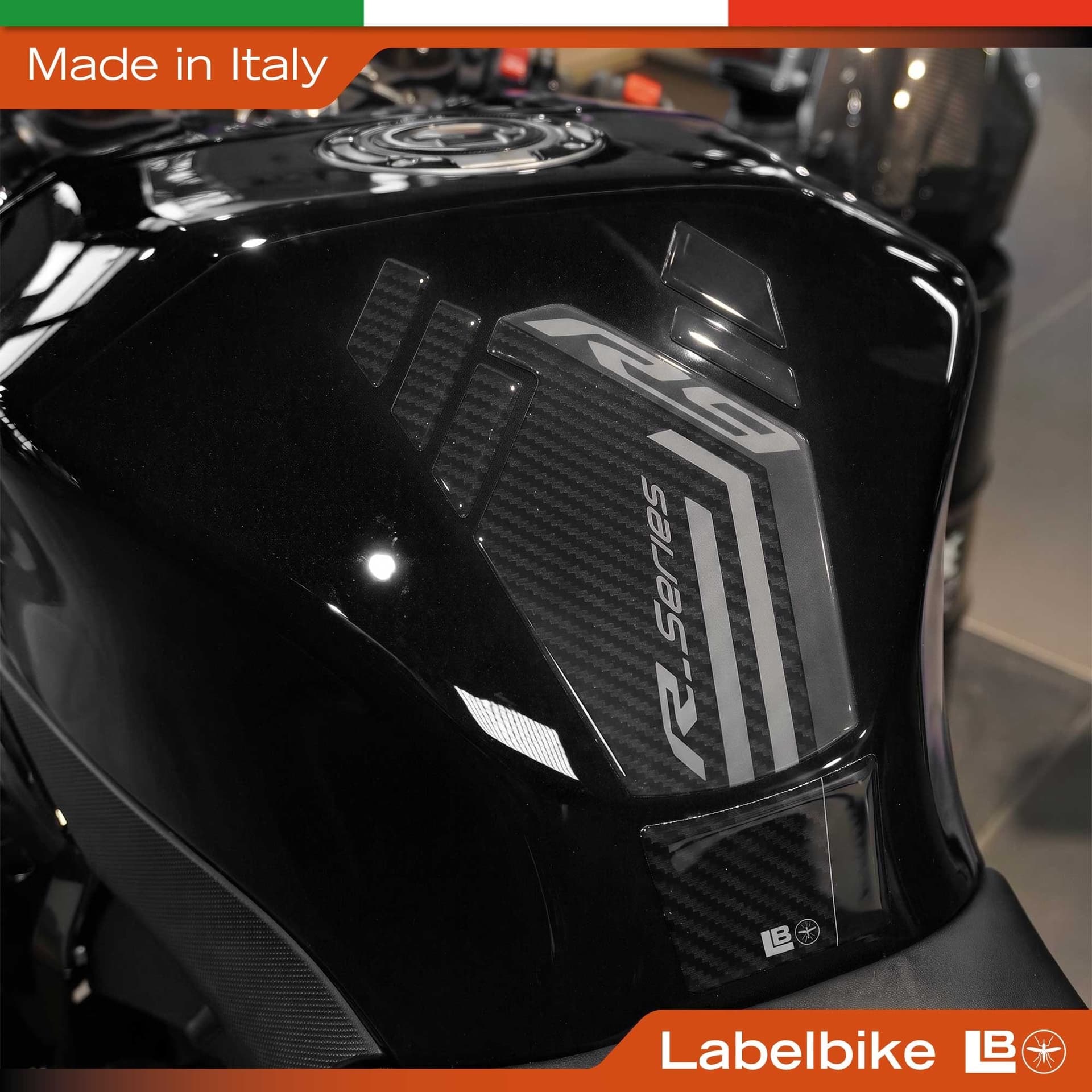 Adesivo resinato 3D Paraserbatoio moto compatibile con Yamaha R9 2025-2026 - 9