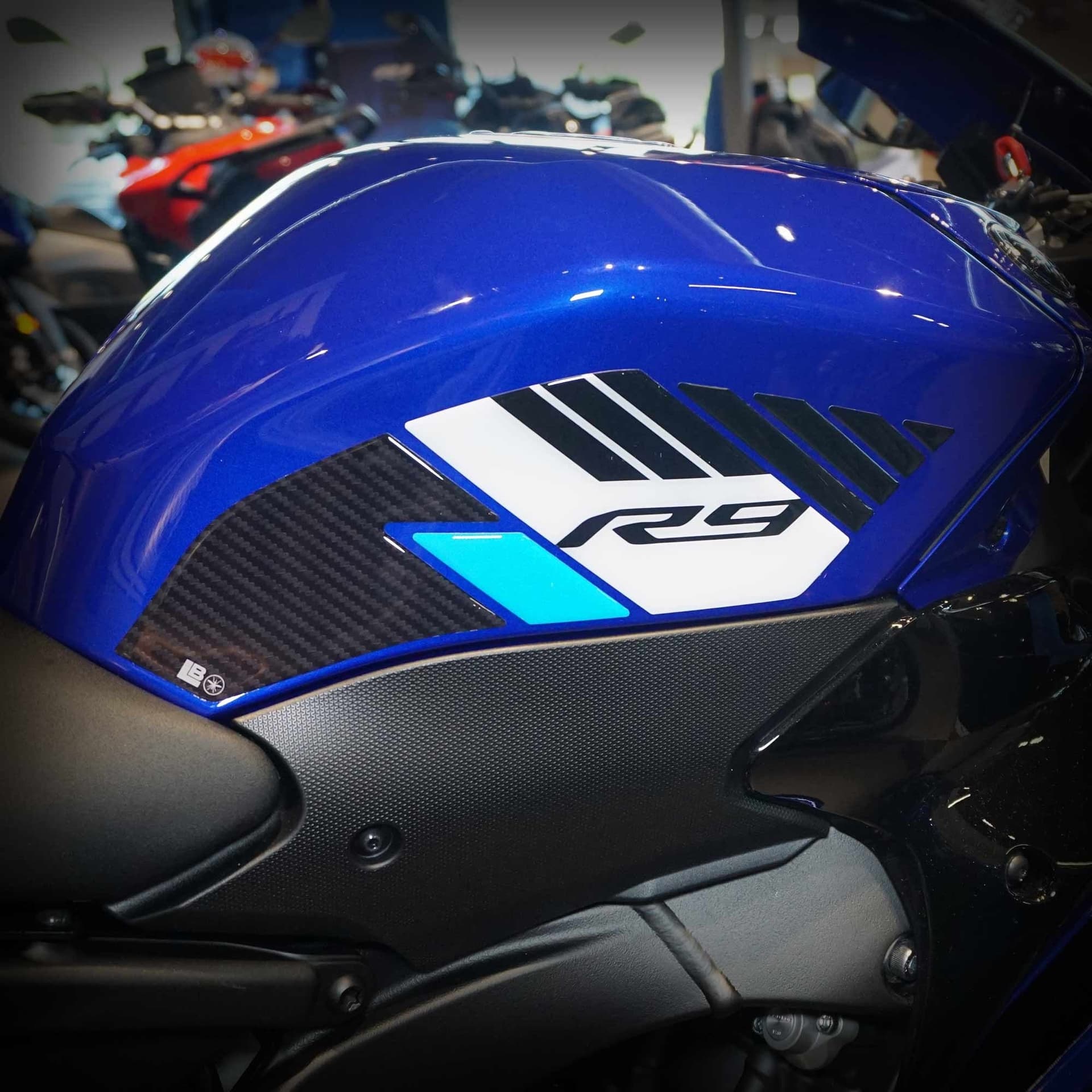 Adesivi Protezioni Laterali Serbatoio compatibili con Yamaha R9 2025-2026