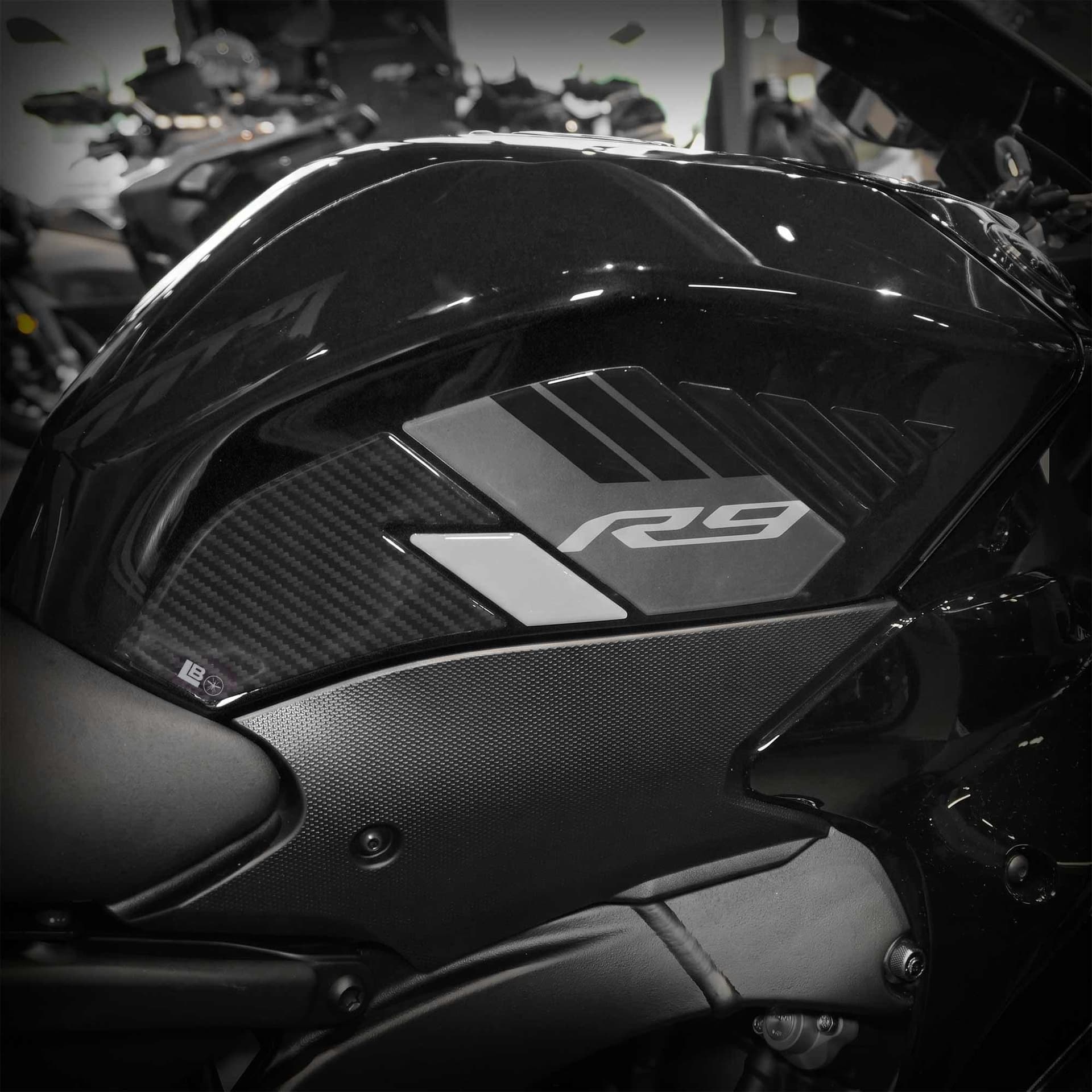 Adesivi Protezioni Laterali Serbatoio compatibili con Yamaha R9 2025-2026 - 8