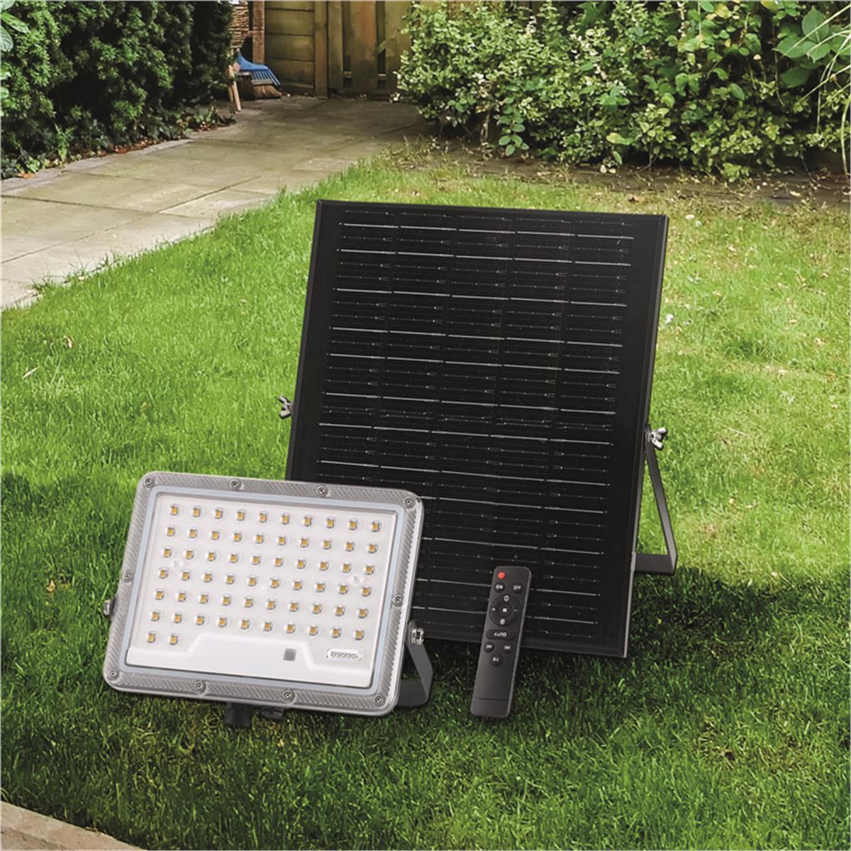 Suprema PROIETTORE SOLARE CON SENSORE CREPUSCOLARE 62 led, 8 W, 1200 lumen, luce naturale - 2