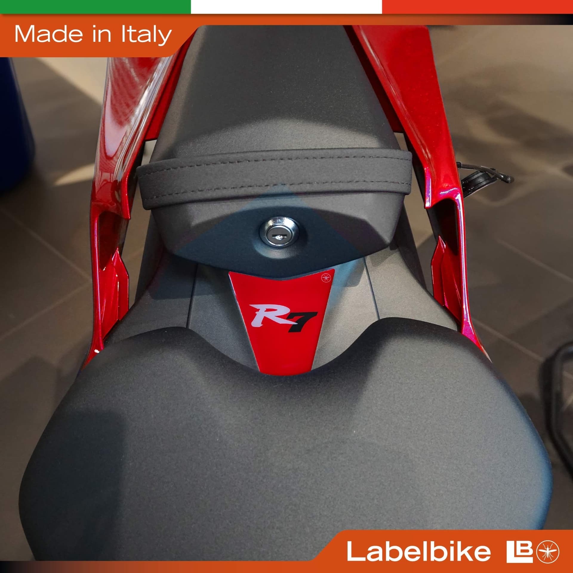 Adesivo 3D Protezione Coda Sella moto compatibile con Yamaha R7 2026 - 15