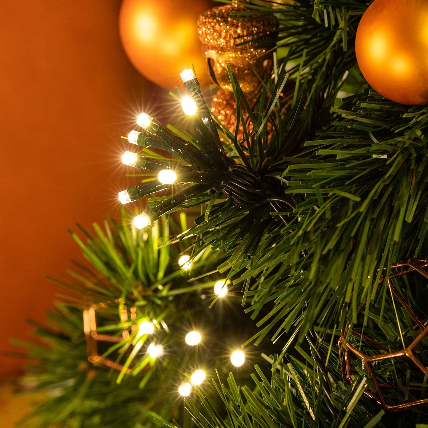 Catena lineare "Bunch" con 40 ciuffi luminosi da 8 led a luce bianco caldo - 7