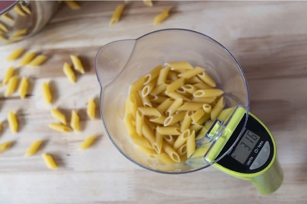 Bilancia digitale da cucina con brocca graduata e ampio display di controllo, massimo 12 litri - 2