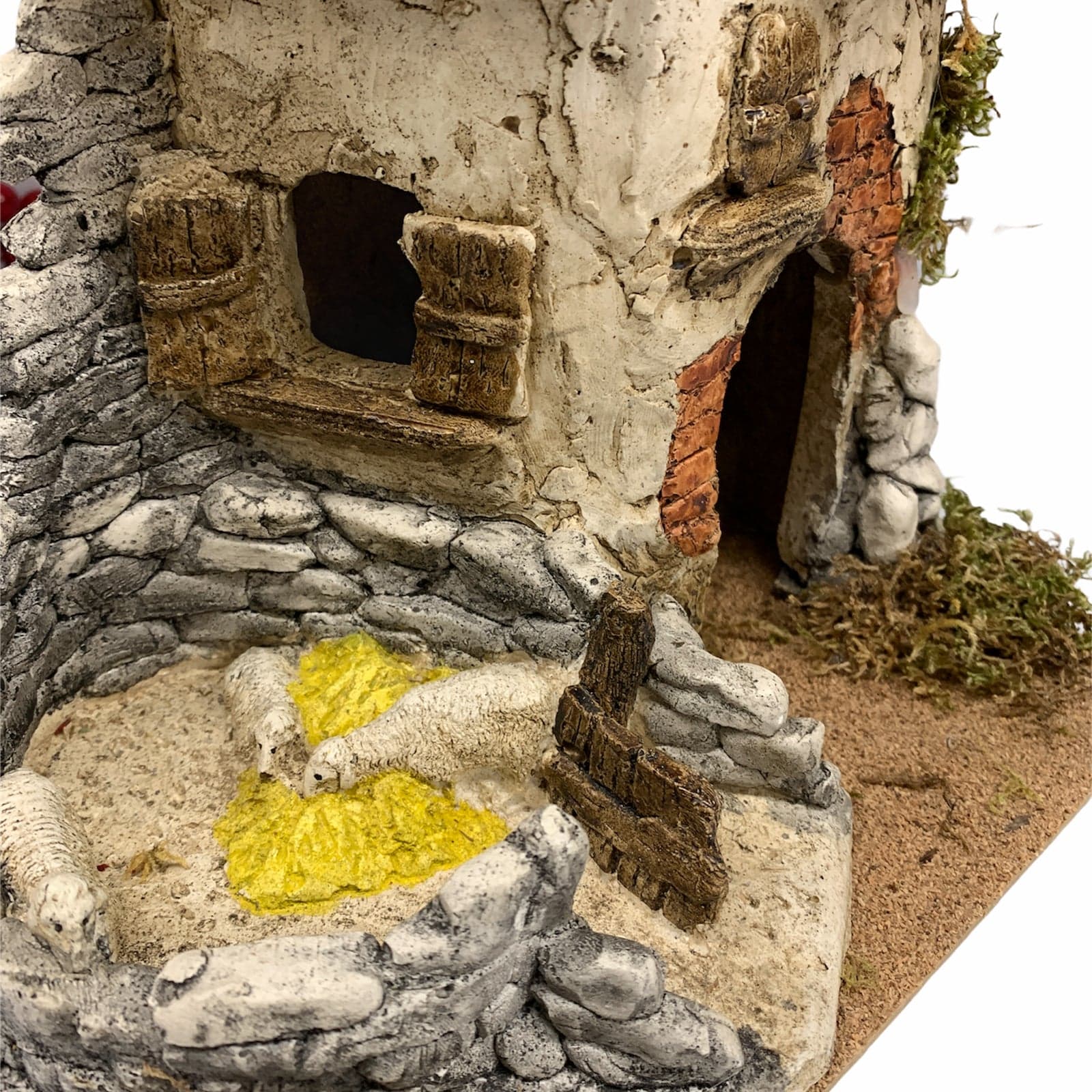 Capanna con tetto, porte e muschio per presepe natalizio su base in legno e resina - 2