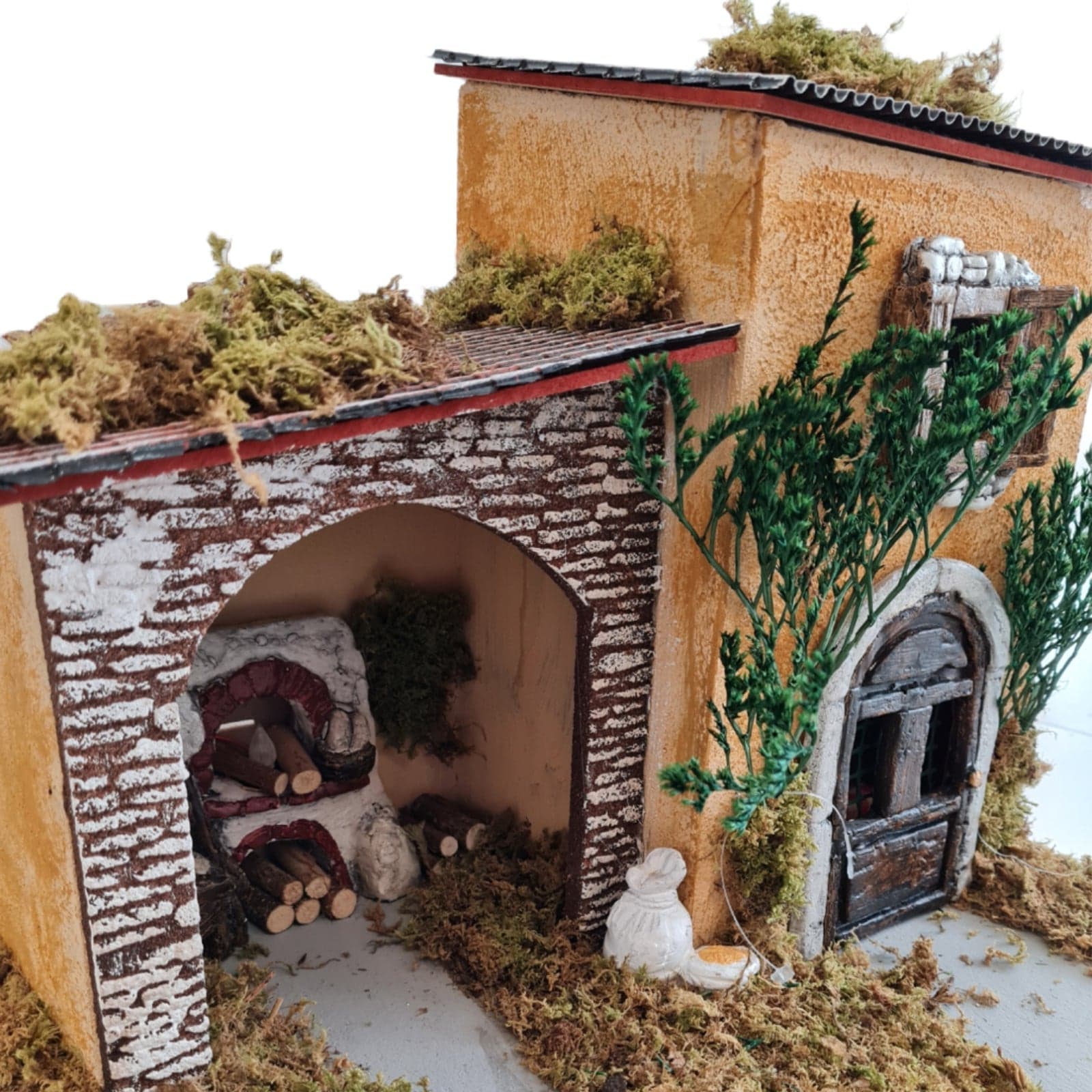 Capanna vuota con muschio esterno, finestra, fuoco e luci per presepe 42 x 31 x 34 cm - 2