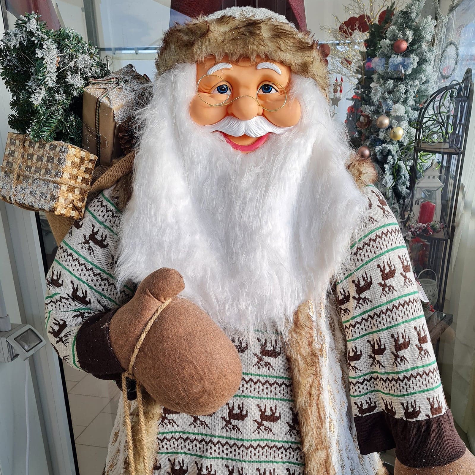 Pupazzo Babbo Natale altezza reale con Pelliccia Beige Decorazione Natalizia h 180 cm - 2
