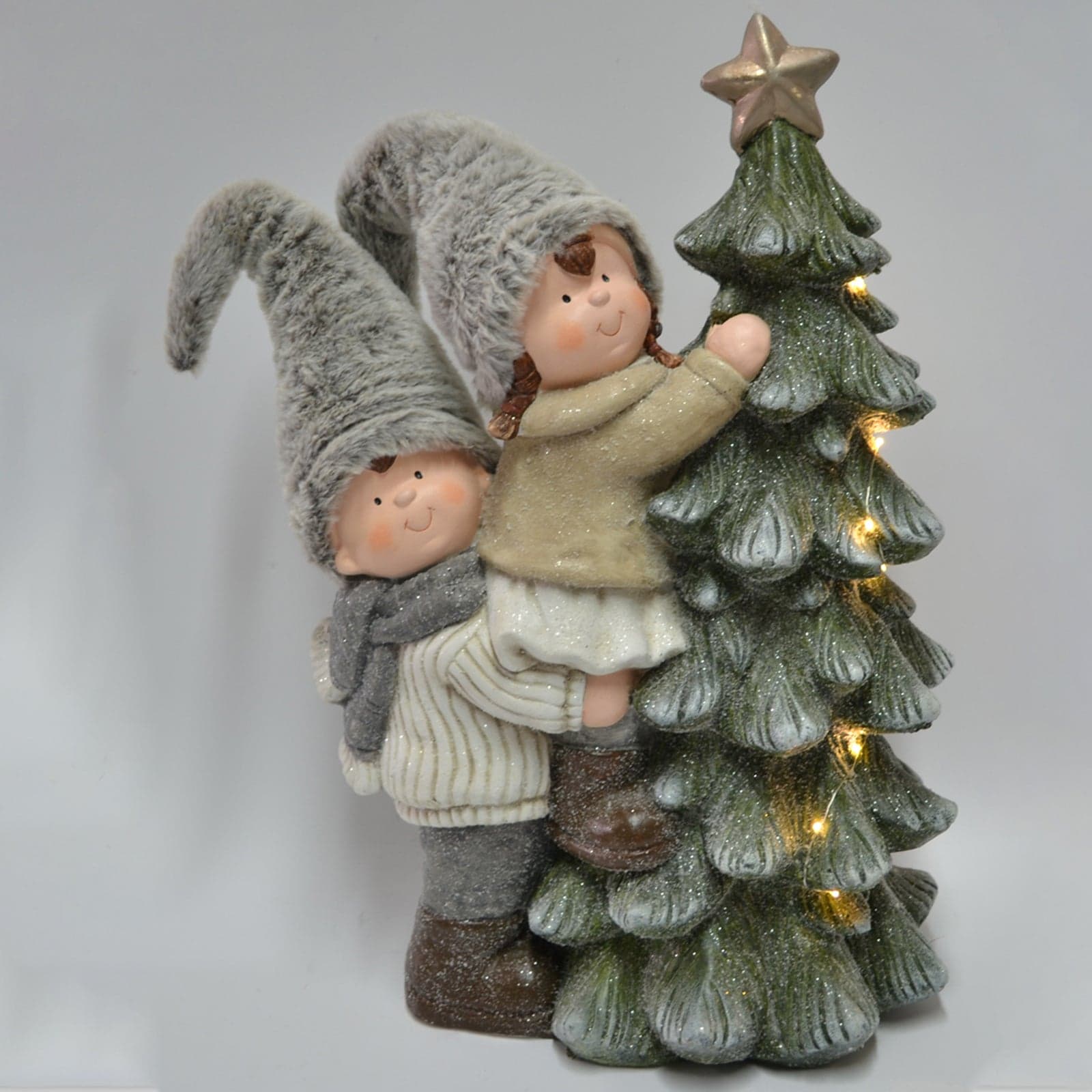 Bimbi con cappello in pelliccia ed albero a led decorazione natalizia in poli-resina h 60 cm - 2