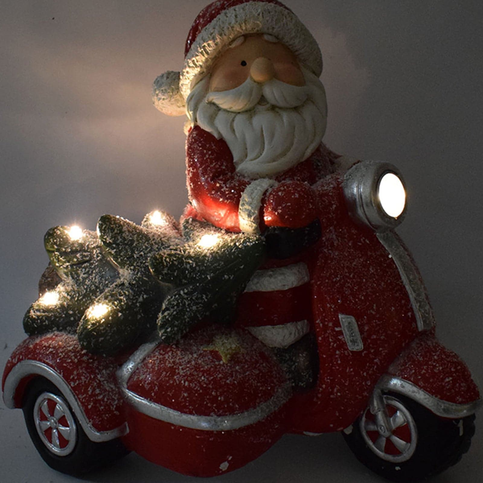 Babbo Natale con led su vespa colori natalizi in poli-resina h 40 cm - 2