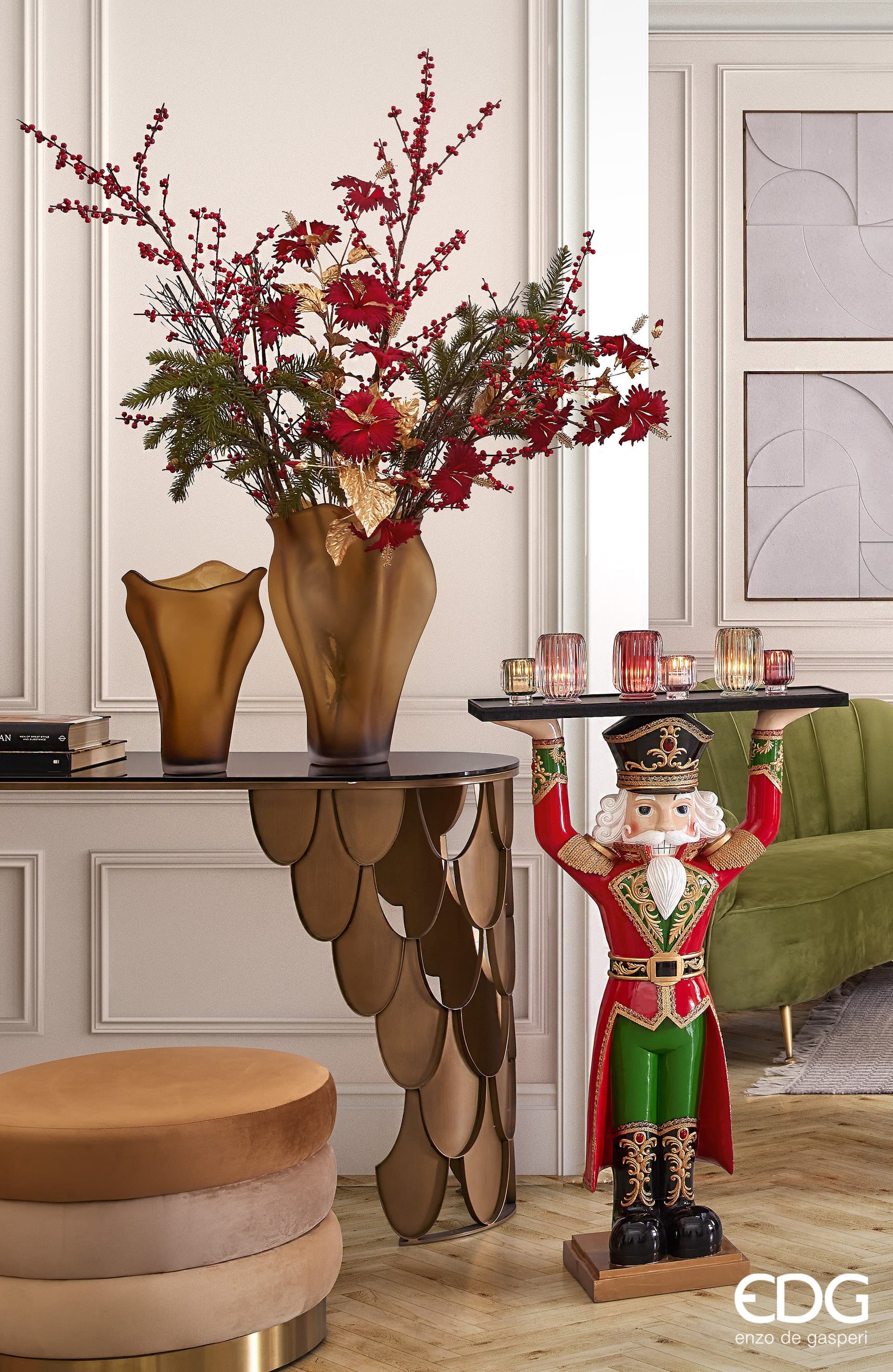 Statuetta decorativa "Soldatino con Vassoio" decorazione Verde e Rosso per Natale h 107 cm - 2