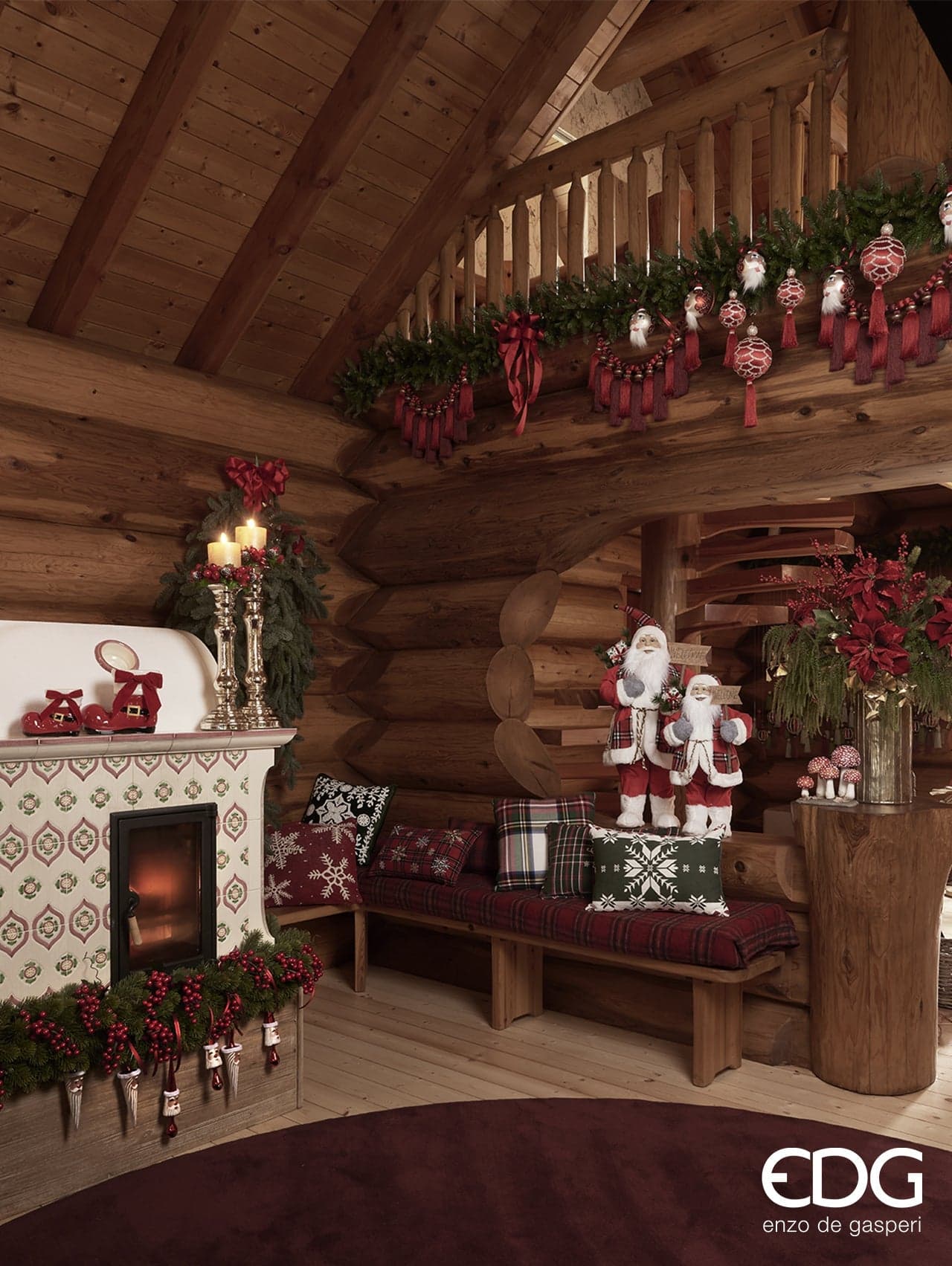 Pupazzo in Tessuto Rosso Babbo natale con decori in legno decorazione natalizia - 2