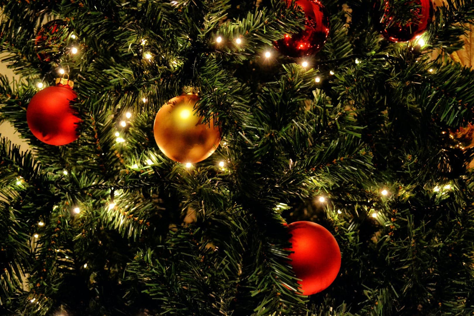 Palline per albero di Natale decorato, in Polipropilene, color Rosso, confezione da 26 - 2