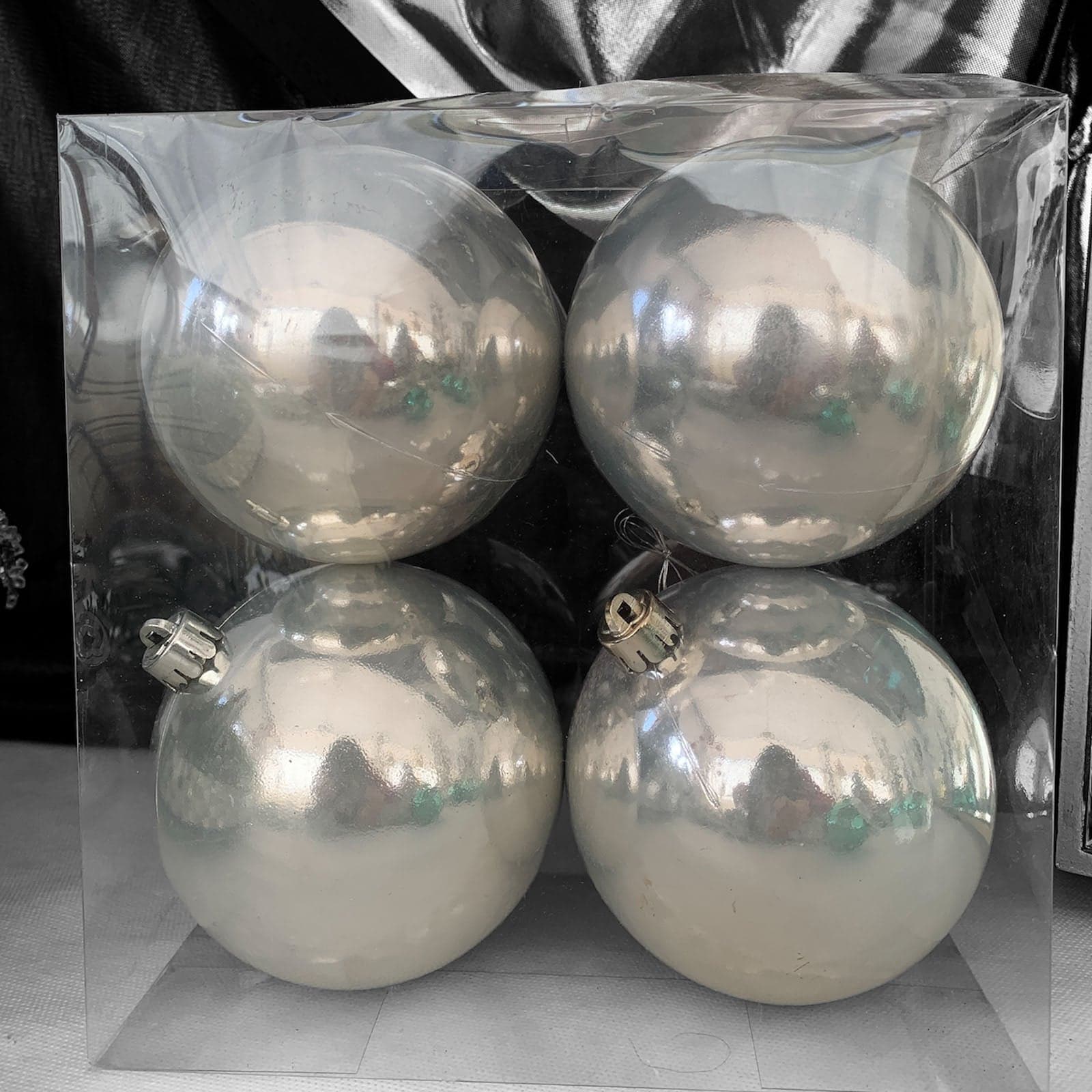 4 palline natalizie in PVC Argento Perlato da Ø 10 cm, Pendaglio Tinta Unita - 2