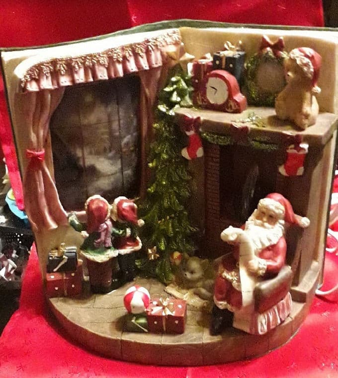 Scena Babbo Natale con camino decorazione per presepe e villaggio natalizio - 4