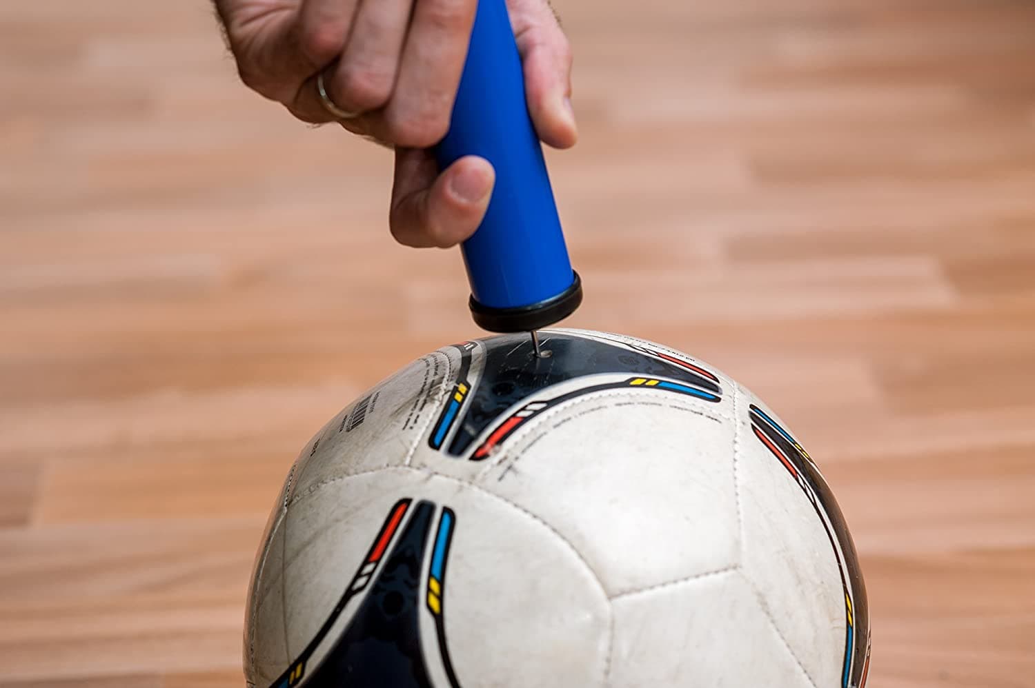 Pompa portatile per gonfiaggio Pallone da calcio, pallavolo e beach volley - 4