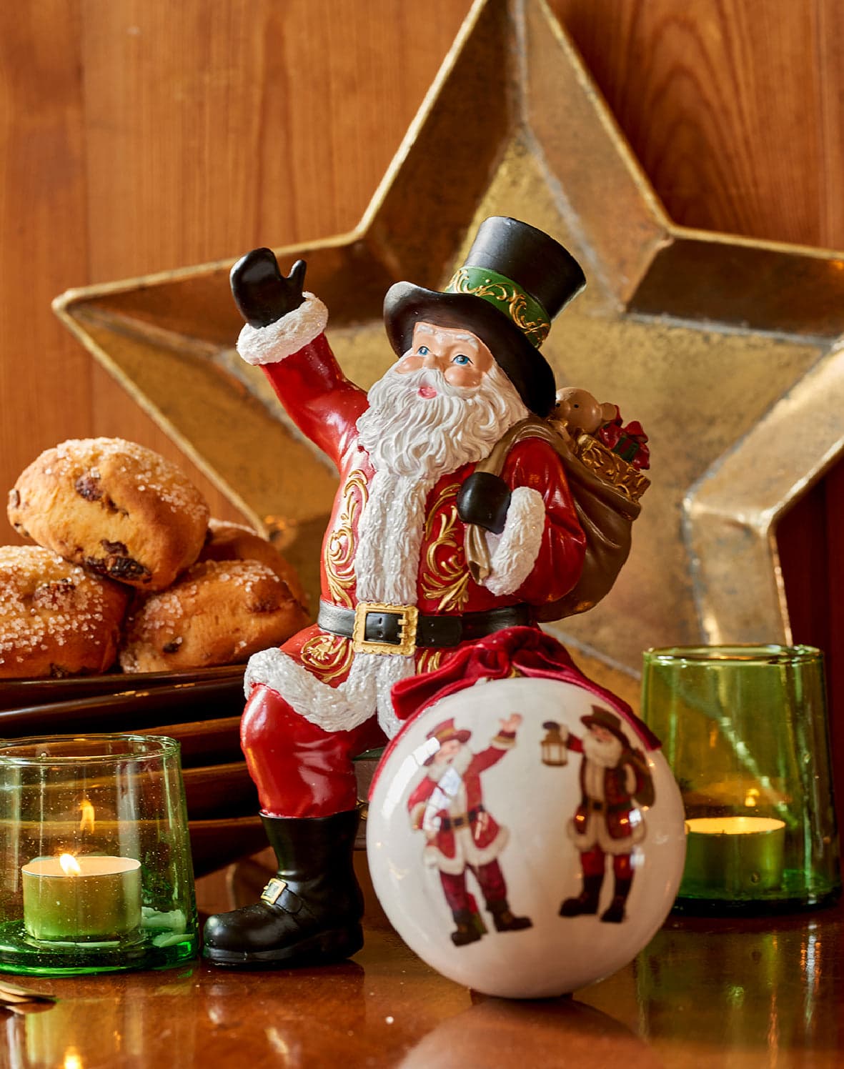 Statuetta decorativa Babbo Natale seduto decorazione natalizia in resina da 24 cm - 2