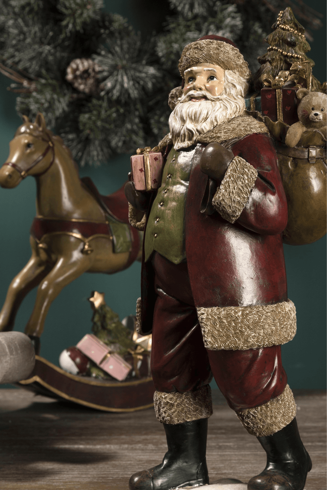 Statuetta babbo natale con sacco in resina per decorazioni natalizie - 2