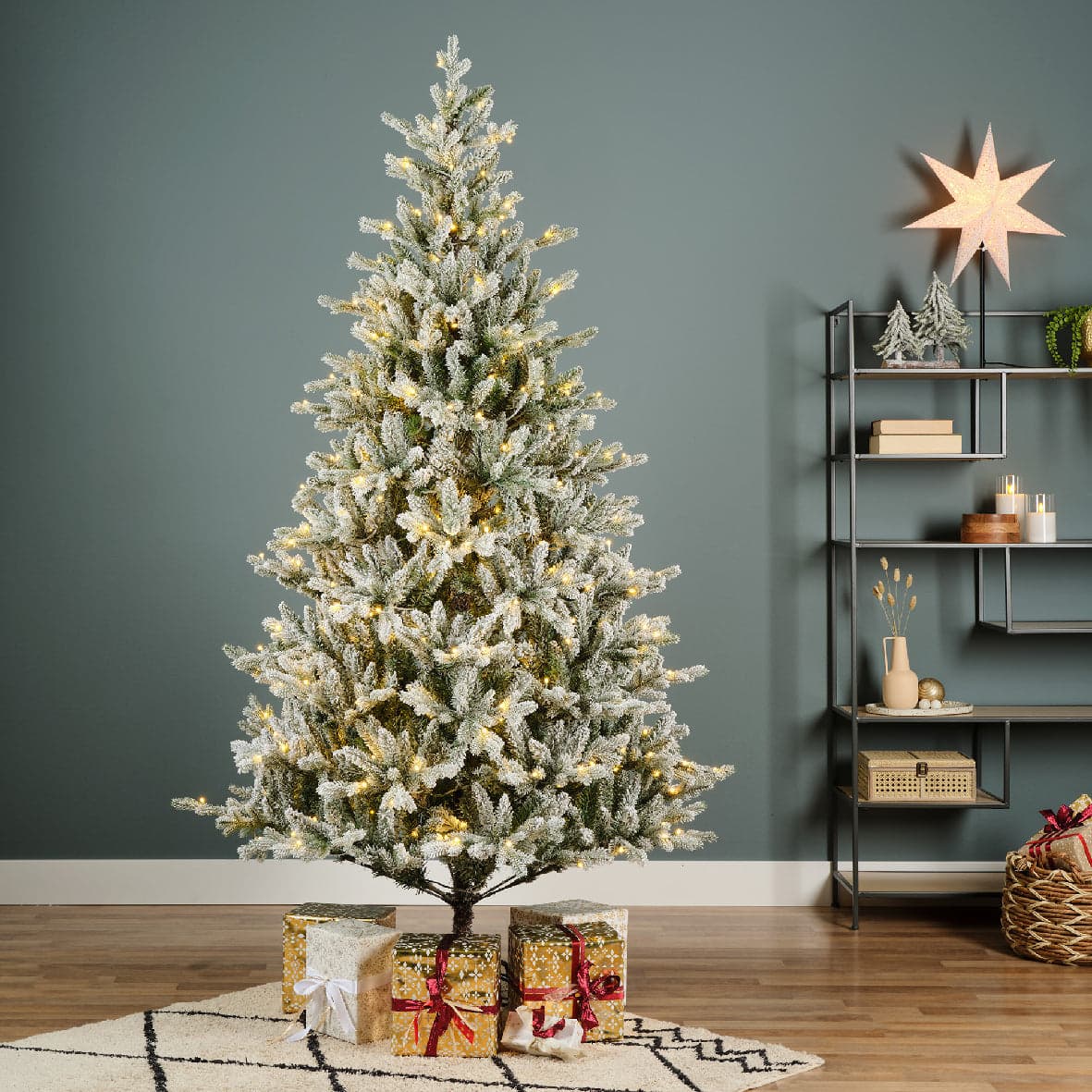 Albero di natale "Allison innevato" con Led  in PE Effetto Real Touch + PVC Altissima qualità - 5