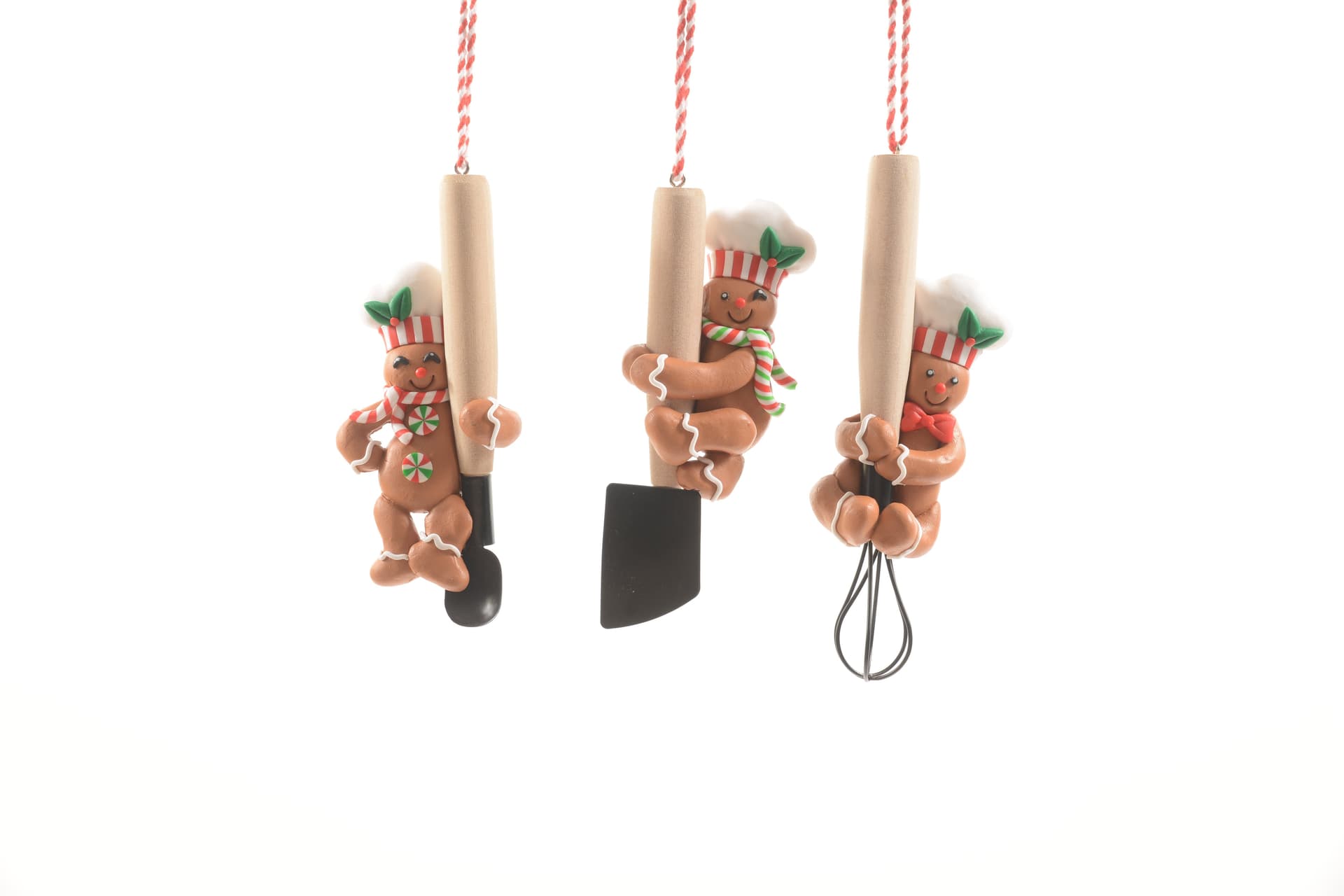 Pendaglio Pan di zenzero con utensili da cucina in argilla morbida per decorazioni natalizie - 4