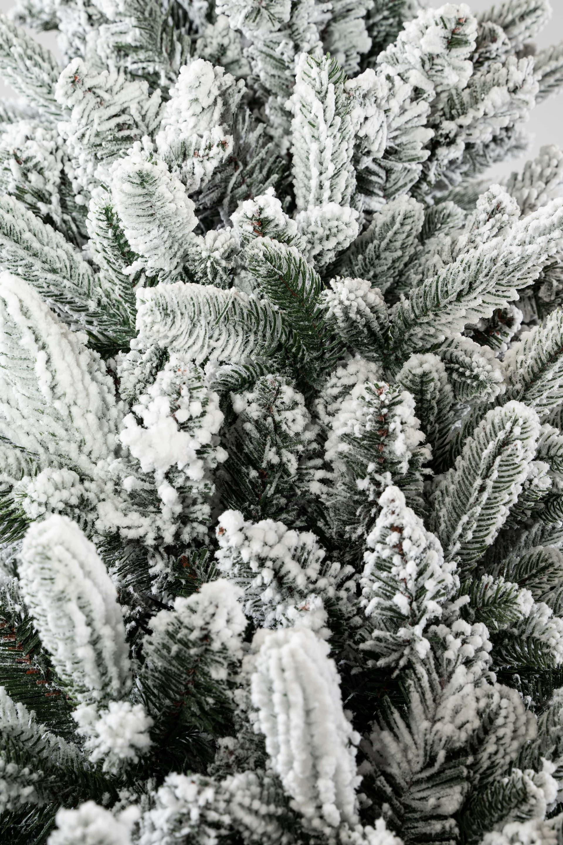Albero di Natale Slim innevato "Fred" in PE Effetto Real Touch + PVC + Flock - 3
