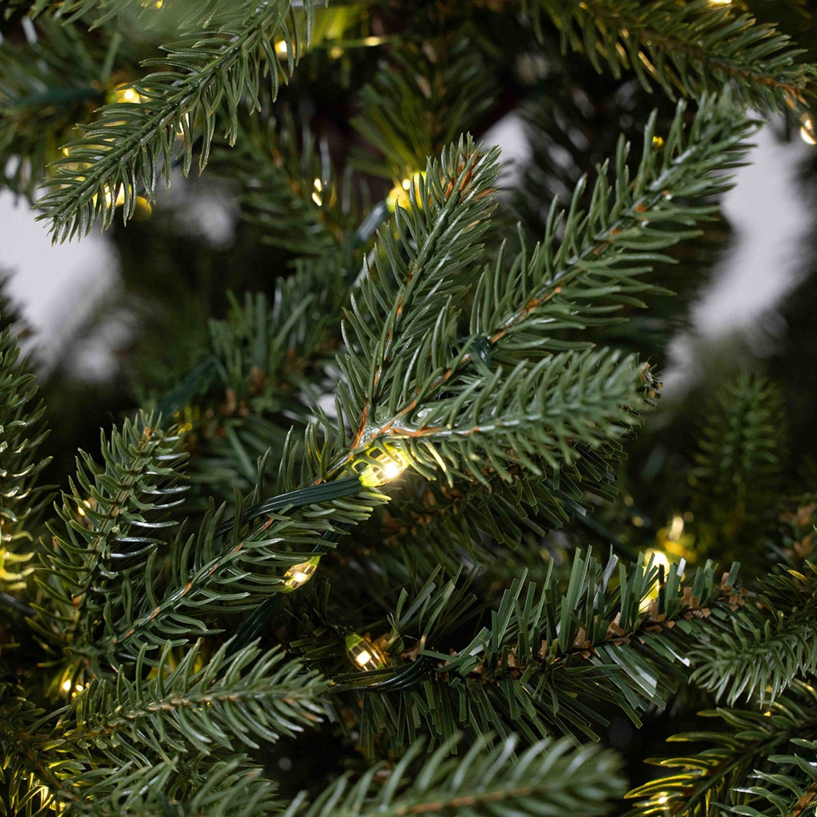 Albero di natale "Tonale" con Led e Tronco Marrone 80% PE Effetto Real Touch - 4