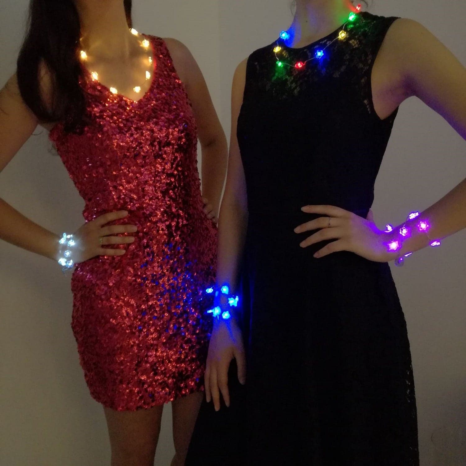 Collana modellabile "Brilly Flowers" con 10 Fiori led per feste ed eventi a batteria - 2