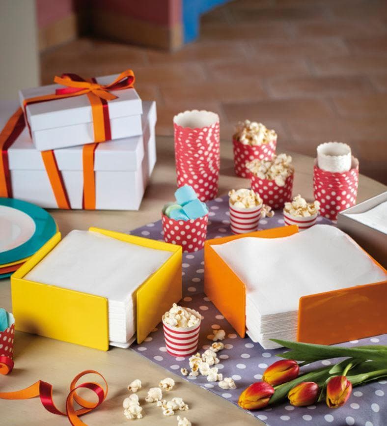 Portatovaglioli moderno estensibile in plastica rigida e colorata - 3