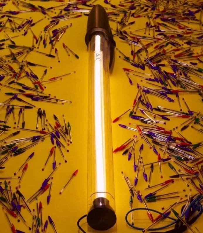 Seletti BIC Lamp – Lampada di Design Iconica Ispirata alla Penna BIC - 2