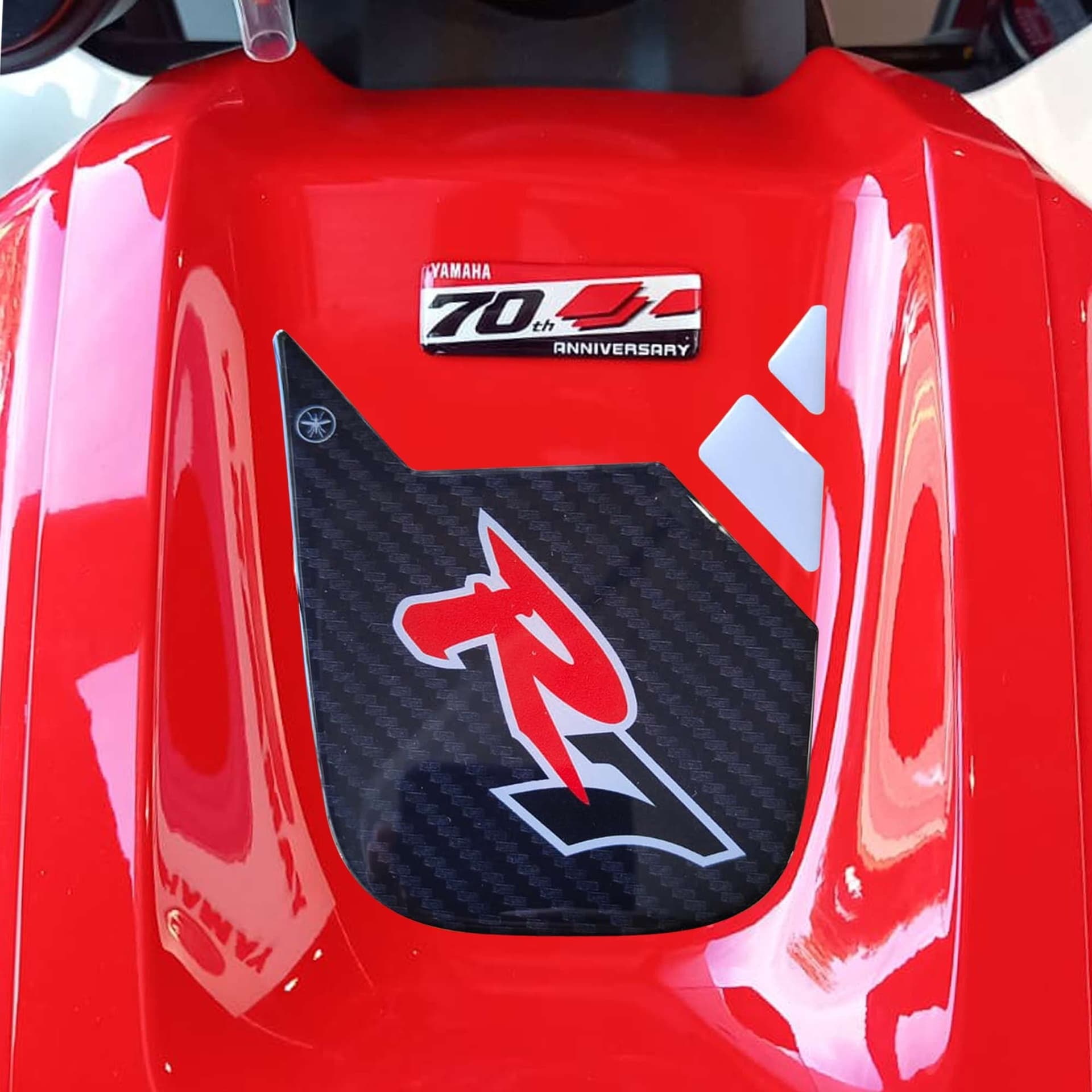 Adesivo 3D Protezione Sopraserbatoio moto compatibile con Yamaha R7 2026 - 13