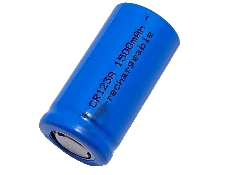 Batteria Ricaricabile Litio Li-Ion CR123A / 16340 – 3.7V 1500mAh Flat Top (Testa Piatta) per Torce e Sensori - 3