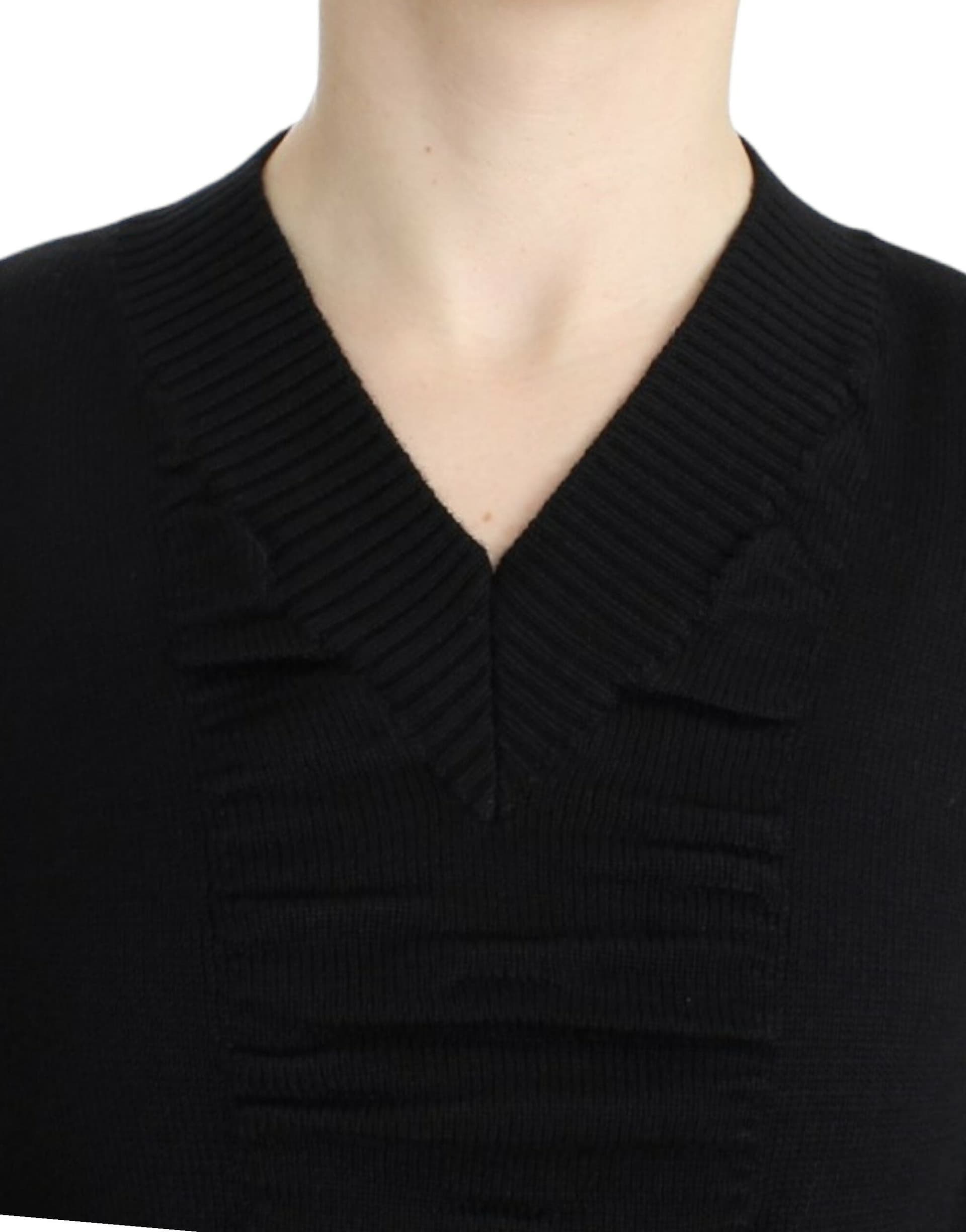 Black V-neck wool sweater - 4