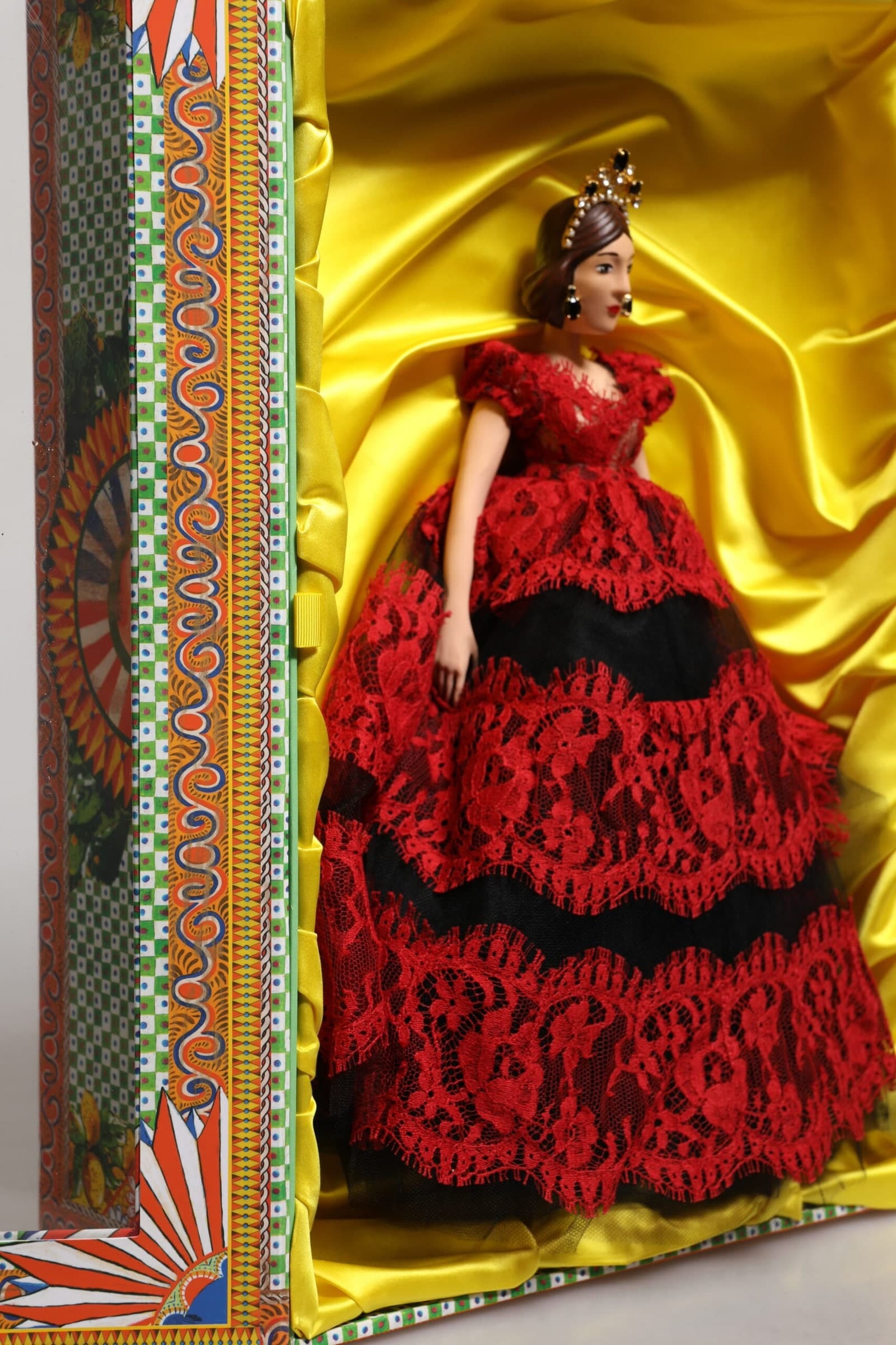 Red Dress Ceramic Porcelain Fashion Box Leather Sicily Dolls - 8