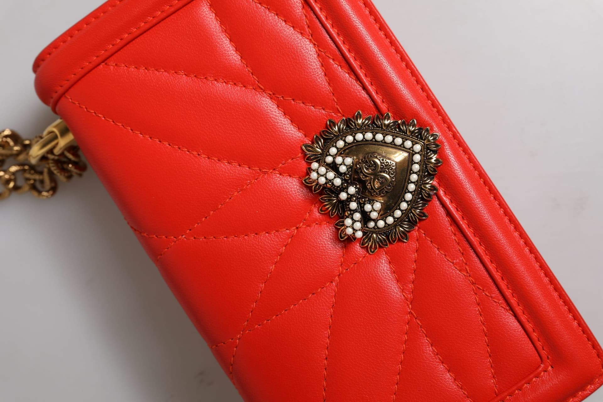 Red Quilted Devotion Crossbody Chain Phone Cover Bag - 7