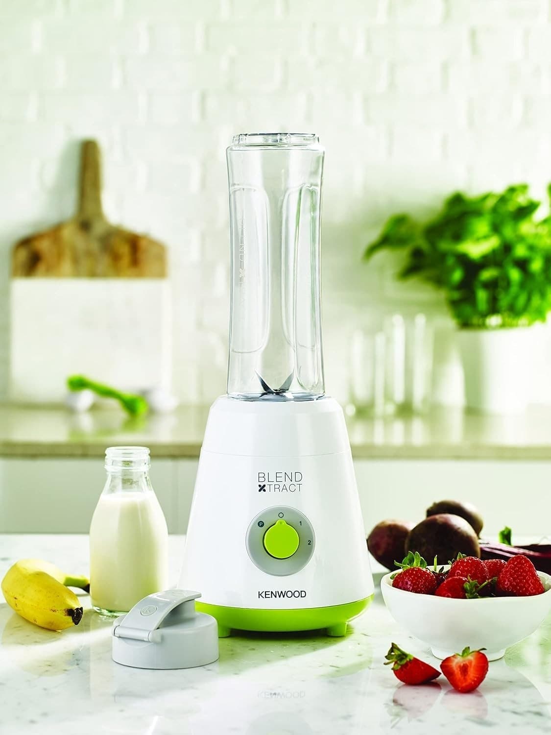 Frullatore Smoothie-to-go con Due borracce Kenwood Blend-XTRACT Sport SMP060WG - 5