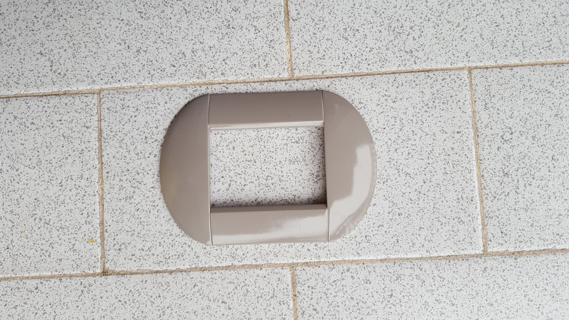 PLACCHE COMPATIBILI LIVING INTERNATIONAL IN ABS COLORATE  PER SCATOLE RETTANGOLARI SERIE GLAMOUR BOMBATA - 26