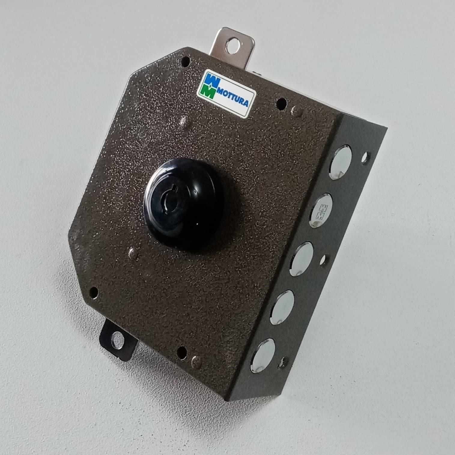Mottura serratura ad applicare destra da 60mm senza scrocco per porte legno e ferro - 2
