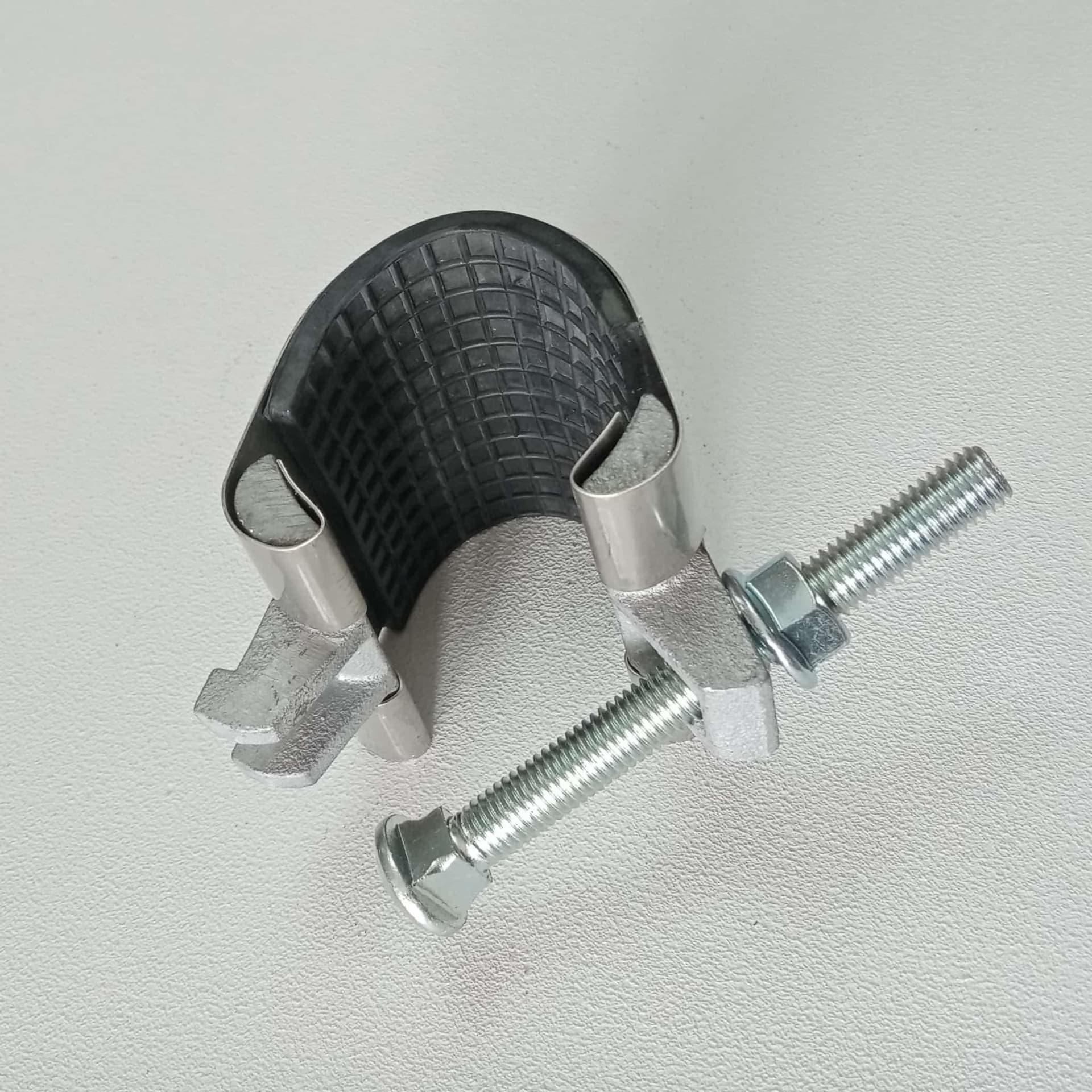 Collare di riparazione 48-51mm inox per tubi con un tirante - 5