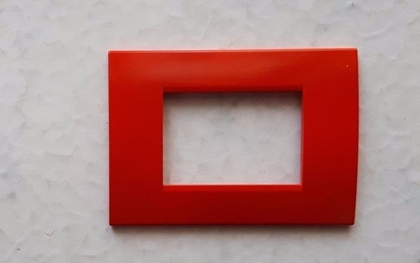 PLACCA PLACCHE PLACCHETE COMPATIBILI LIVING LIGHT IN ABS 3 4 7 POSTI COLORATE - 12