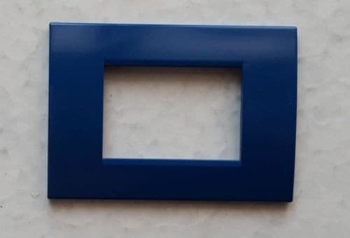 PLACCA PLACCHE PLACCHETE COMPATIBILI LIVING LIGHT IN ABS 3 4 7 POSTI COLORATE - 16